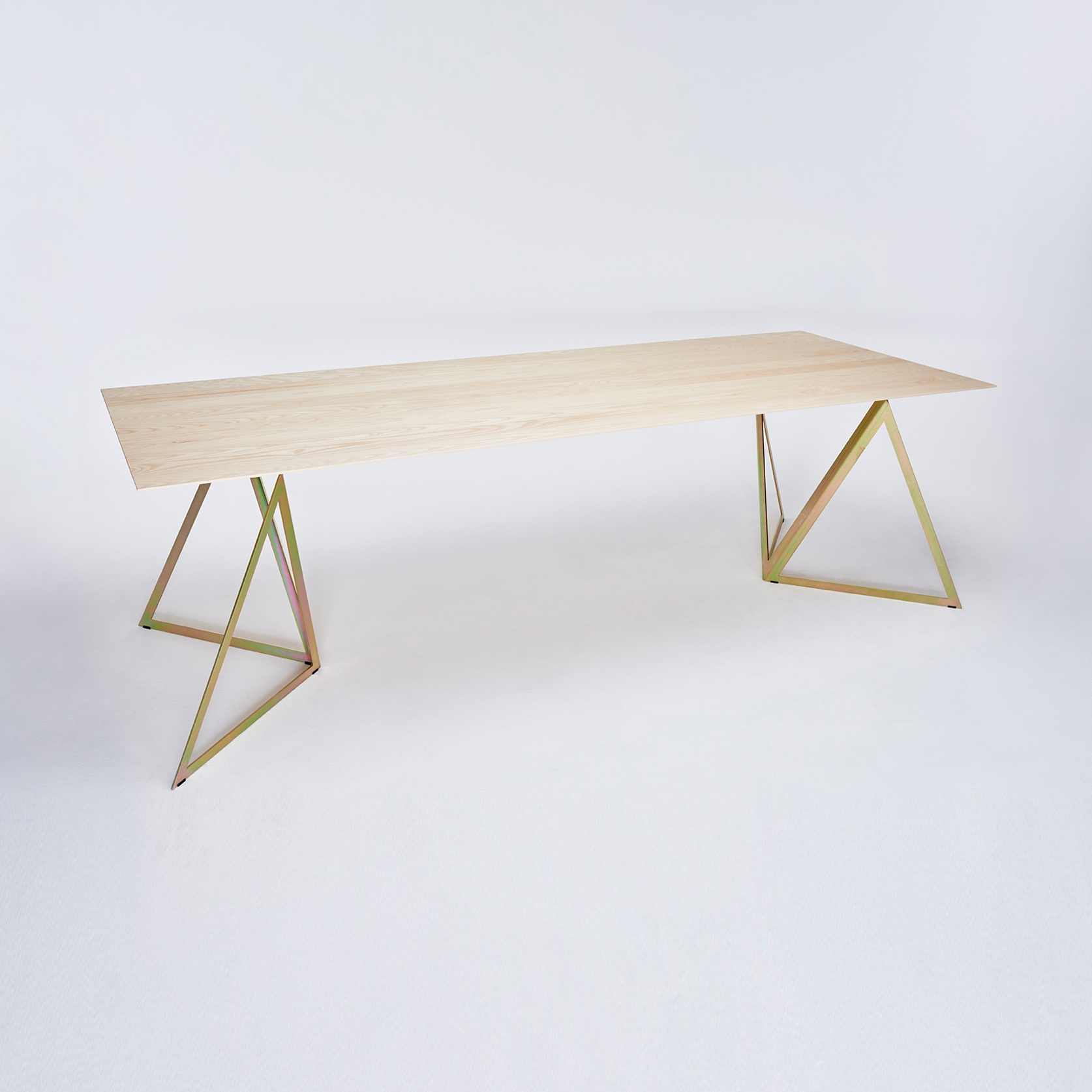 Produkt Steel Stand Table - gold galvanisiert/ esche weiß des Herstellers NEO/CRAFT anzeigen