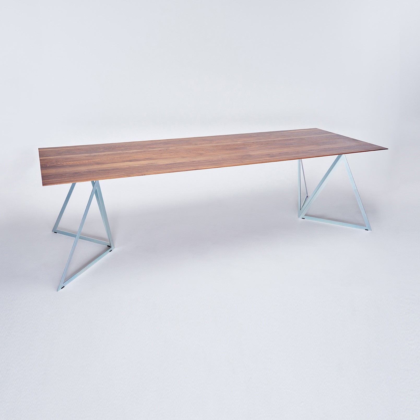 Produkt Steel Stand Table - silver galvanized/ walnuss des Herstellers NEO/CRAFT anzeigen