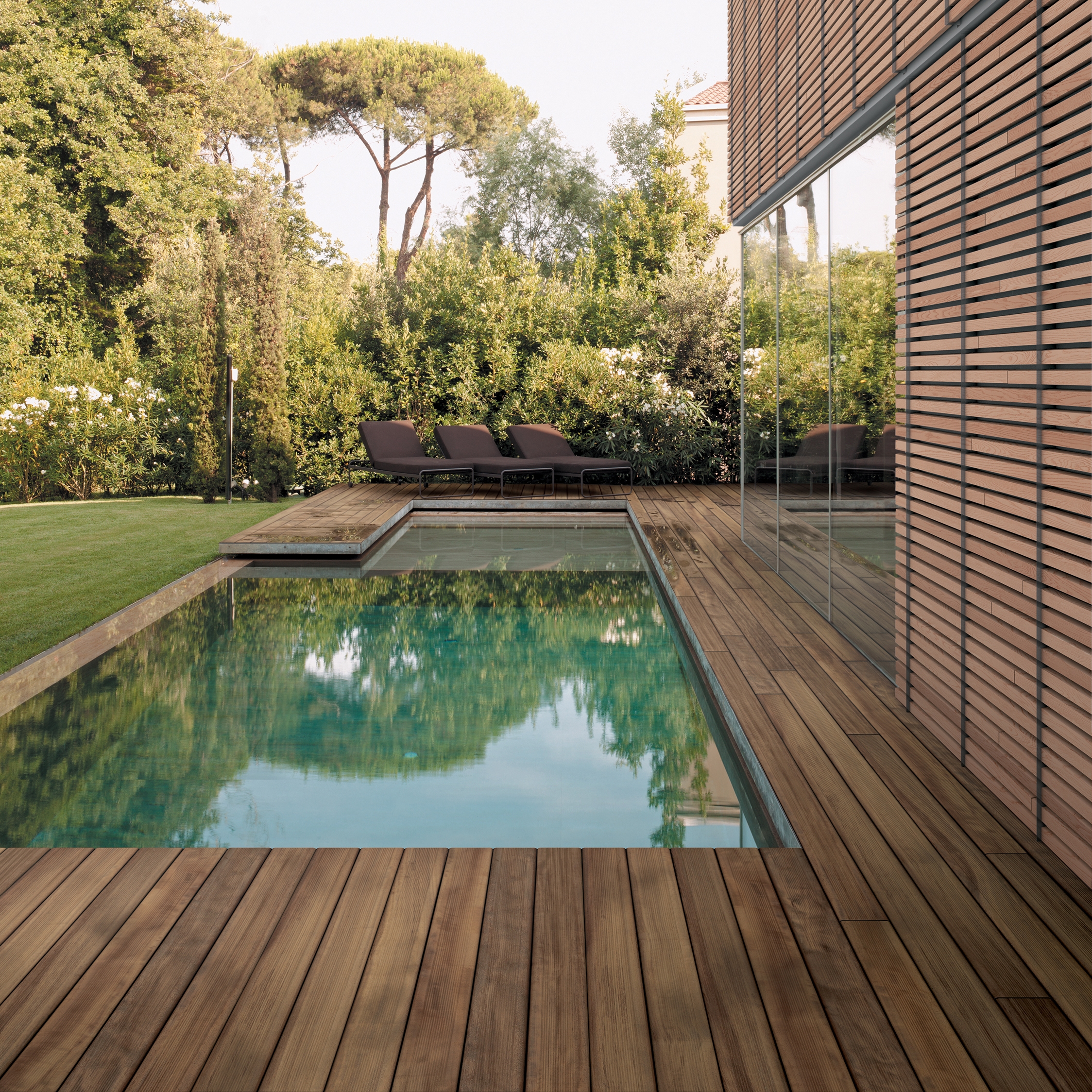 DECKING