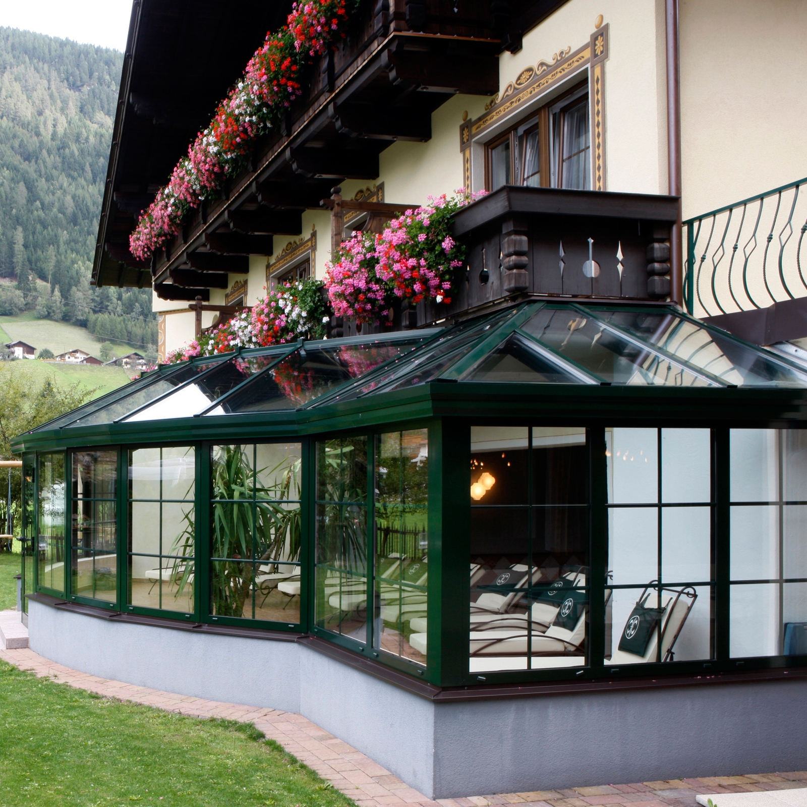 Mostra il prodotto KELLER Wintergardens® del produttore Keller