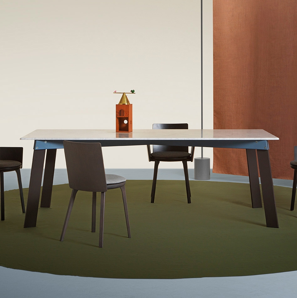 Aronte | Table
