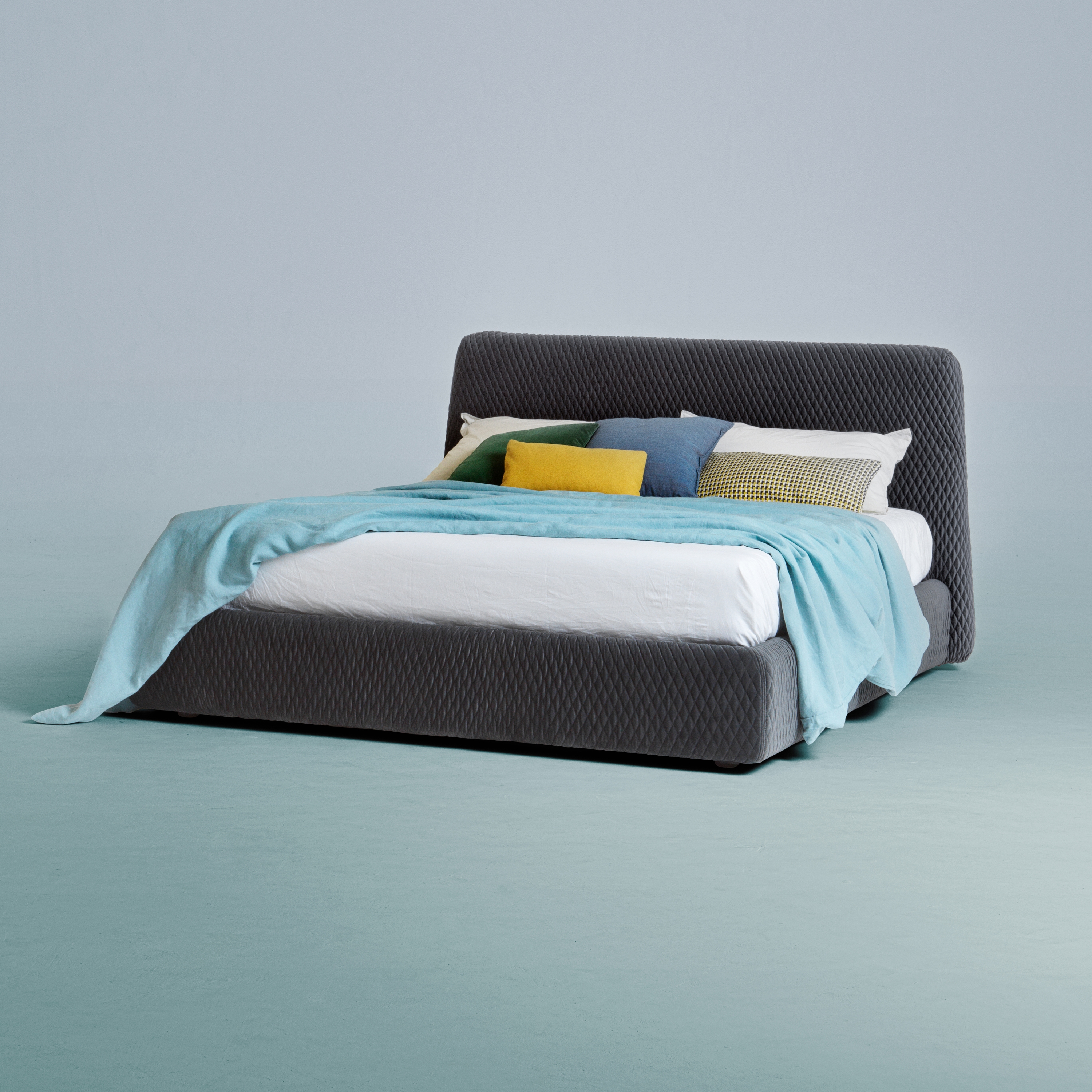 Konan | Bed