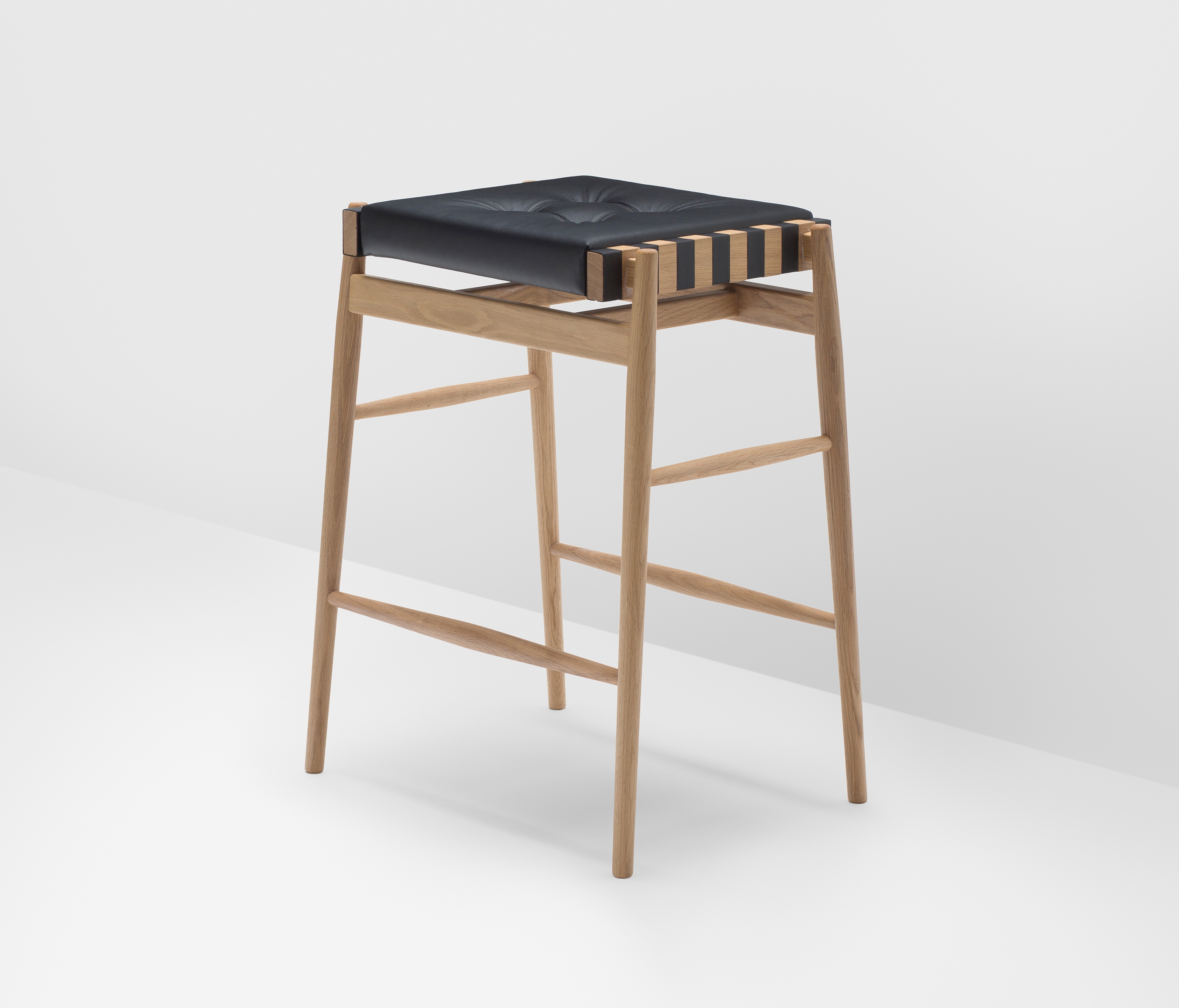 Mostrar el producto Norse bar stool del fabricante H Furniture