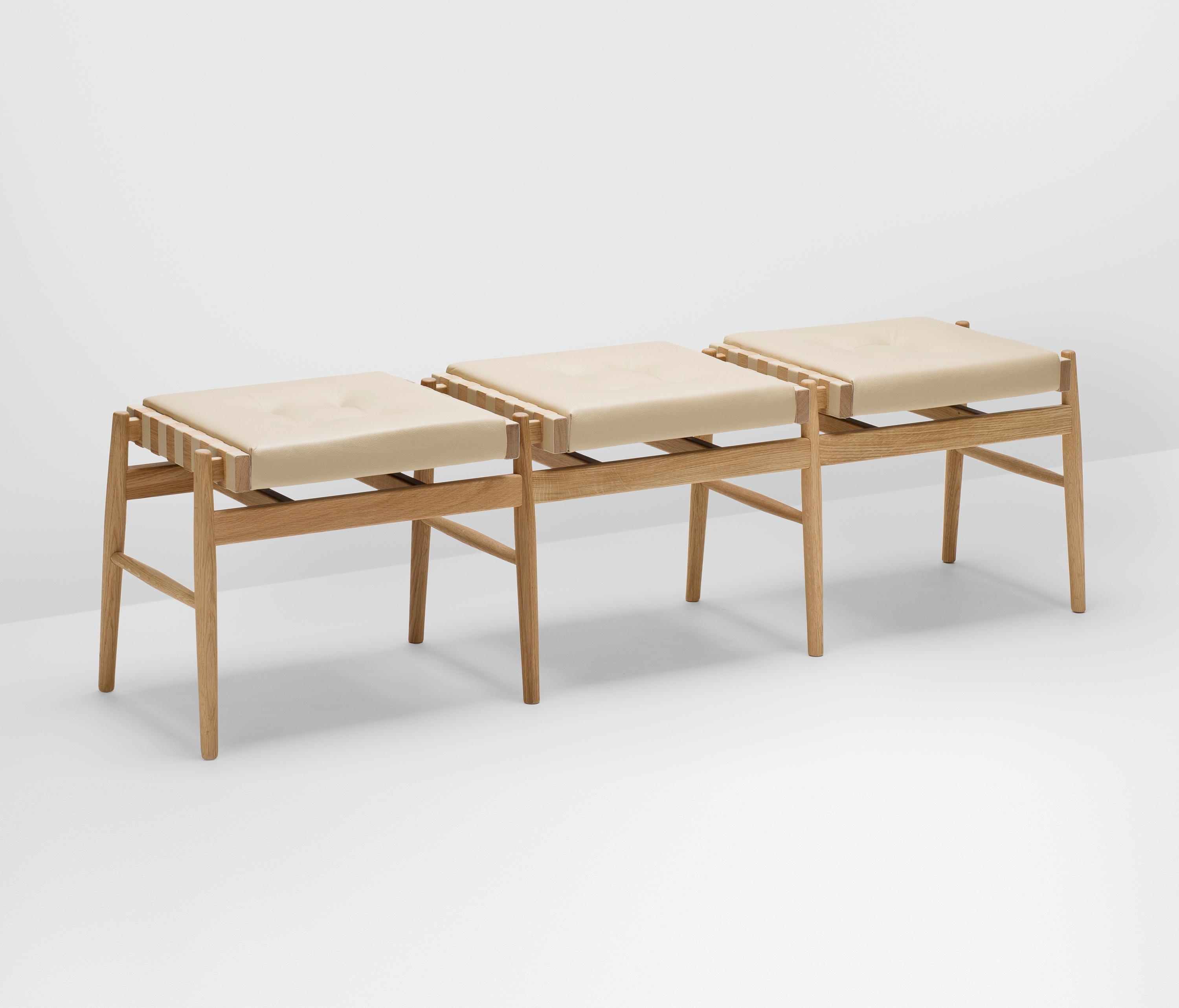 Mostrar el producto Norse bench del fabricante H Furniture