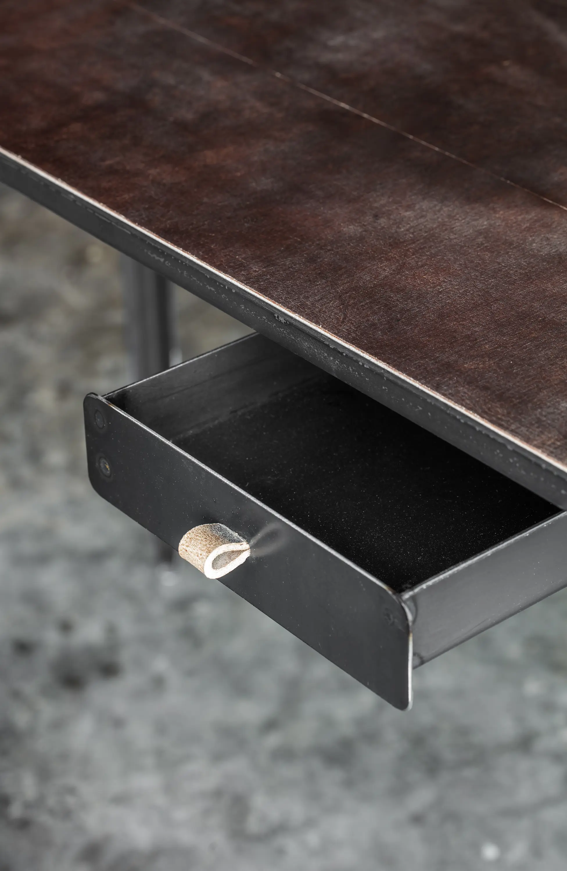 Heerenhuis - Hide Desk
