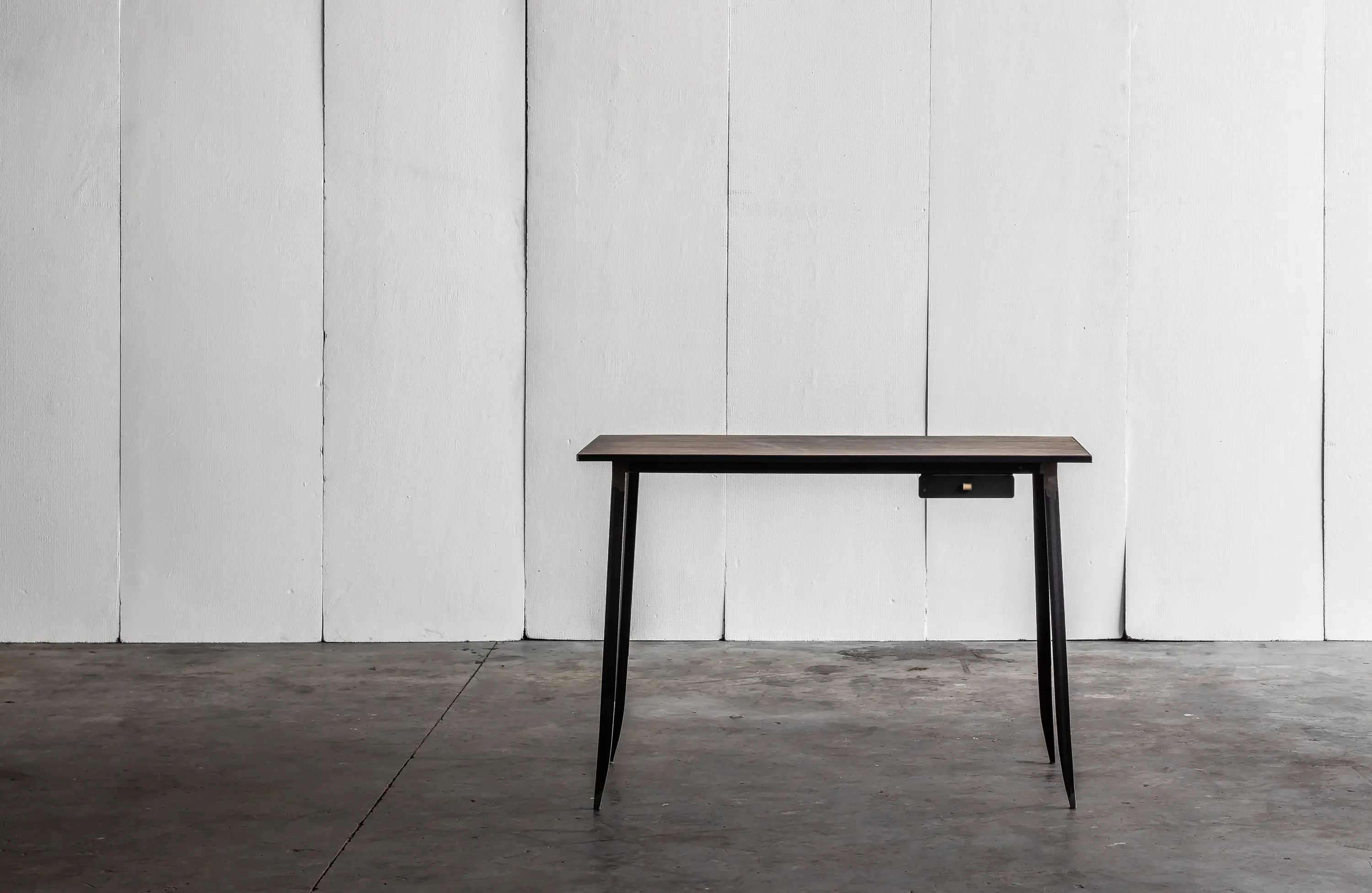 Heerenhuis - Hide Desk