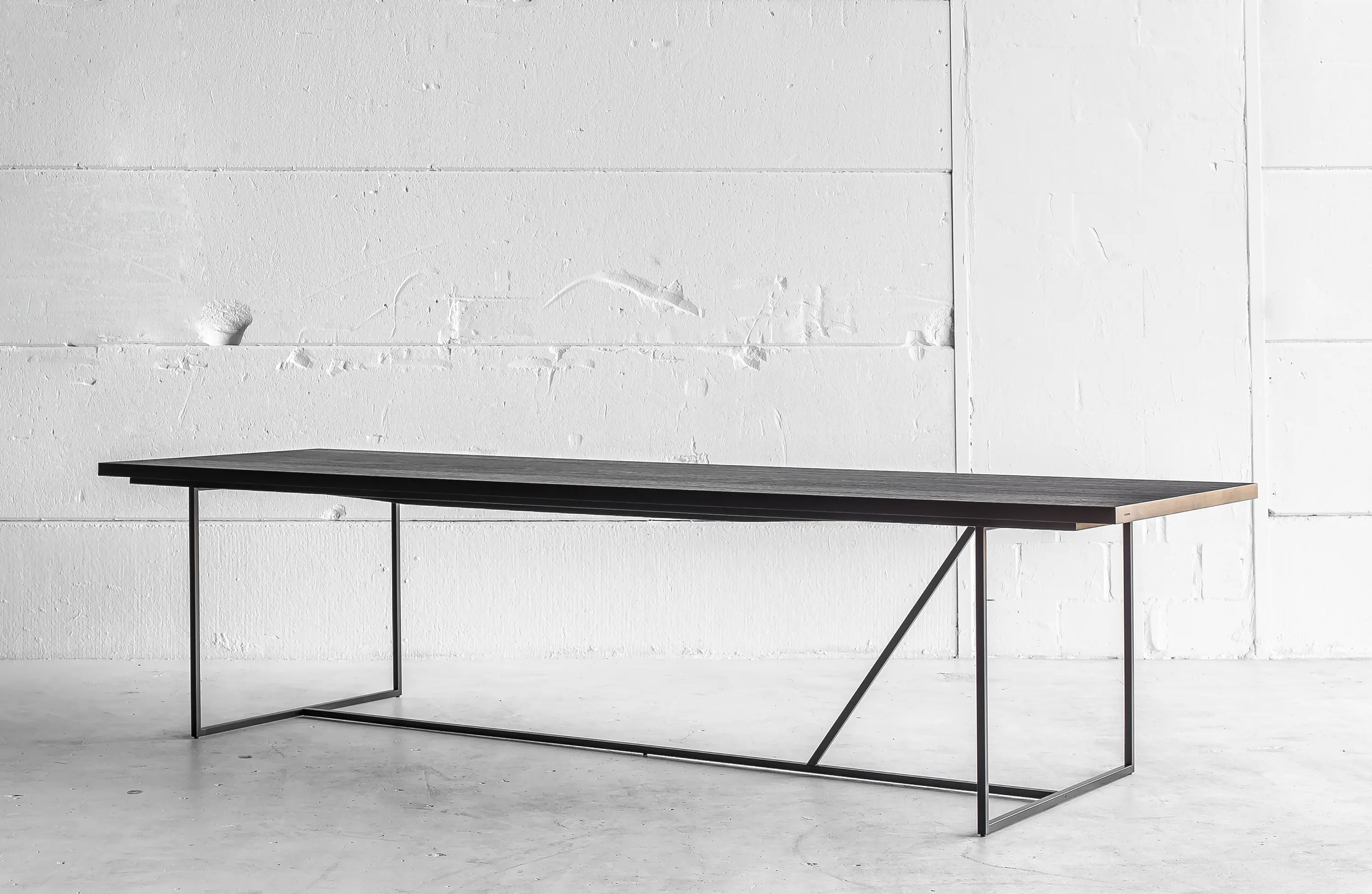 Heerenhuis - Mesa Nero Table