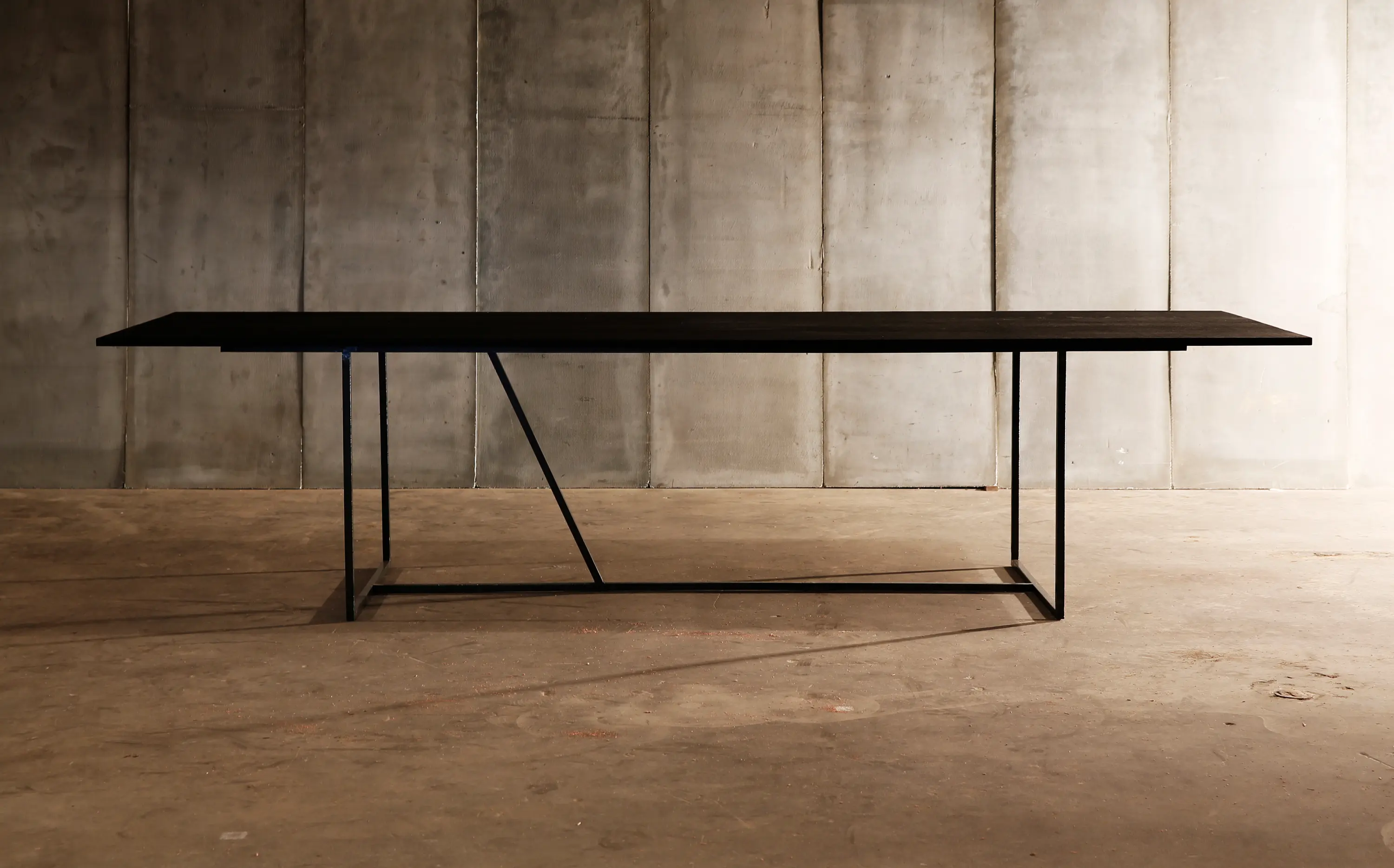 Heerenhuis - Mesa Nero Table