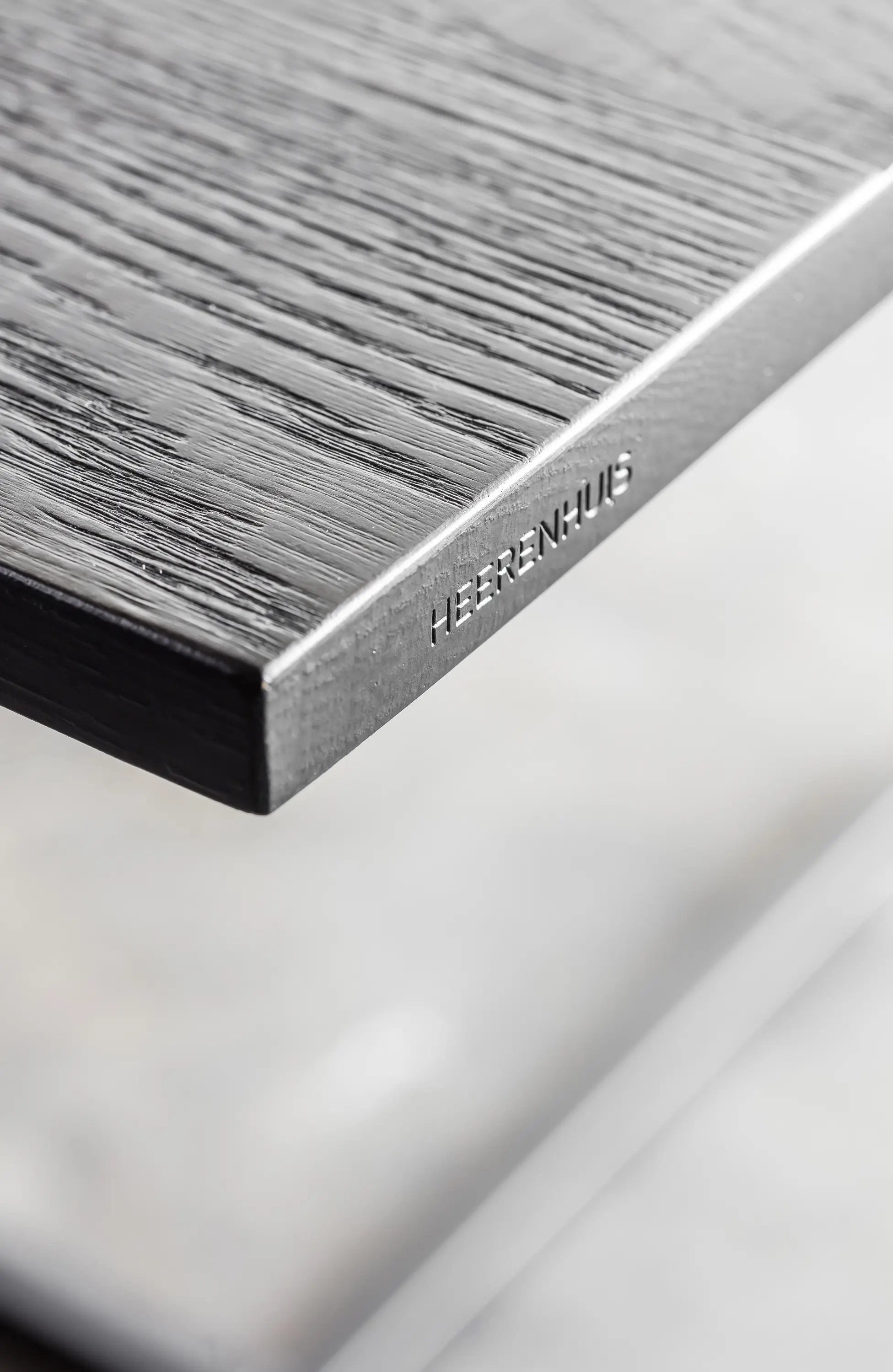 Heerenhuis - Mesa Nero Table
