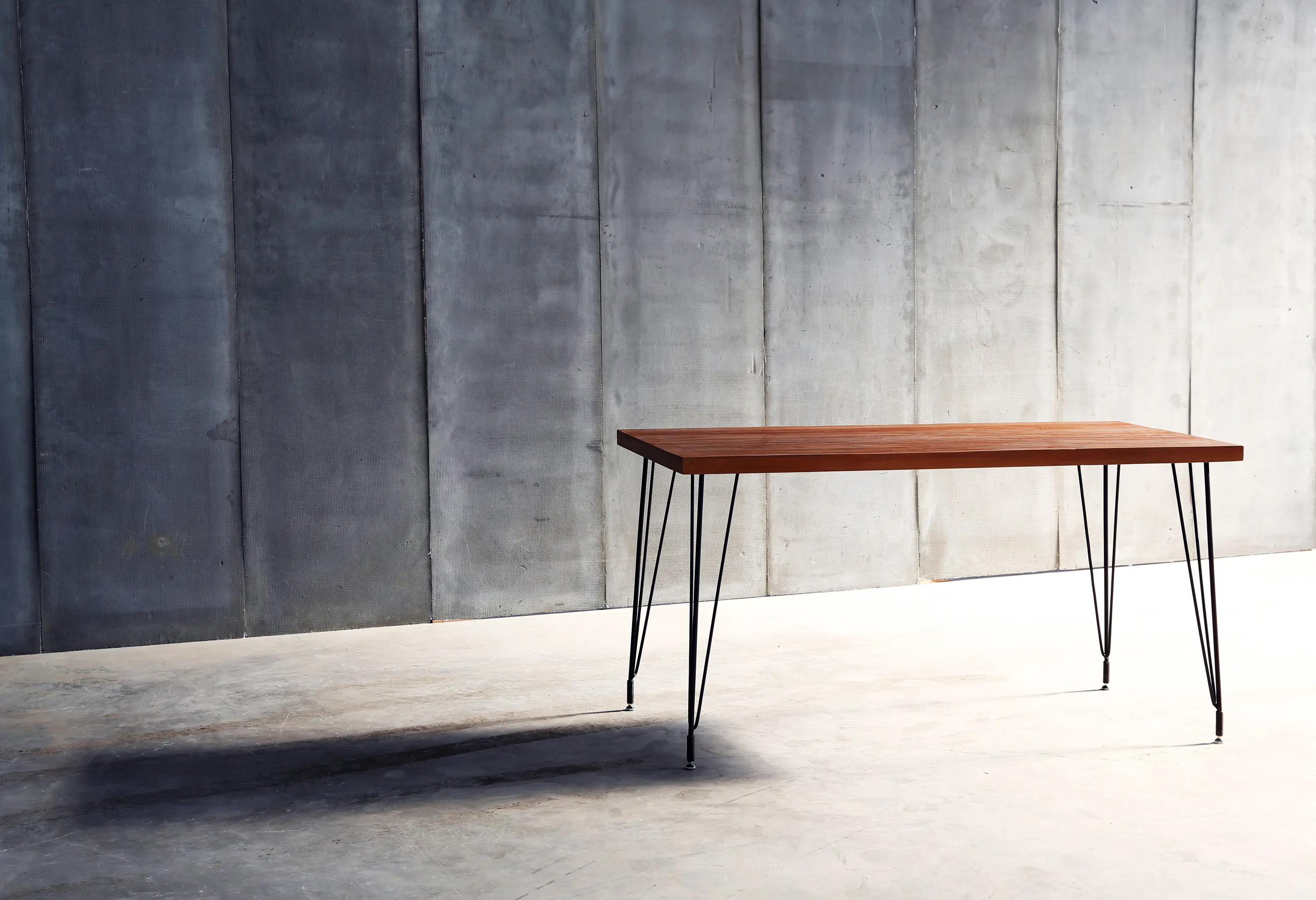Heerenhuis - Sputnik Table