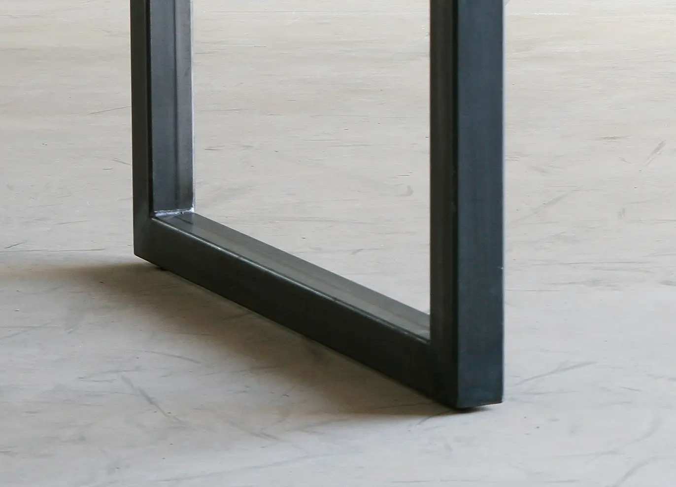 Heerenhuis - Tube Table