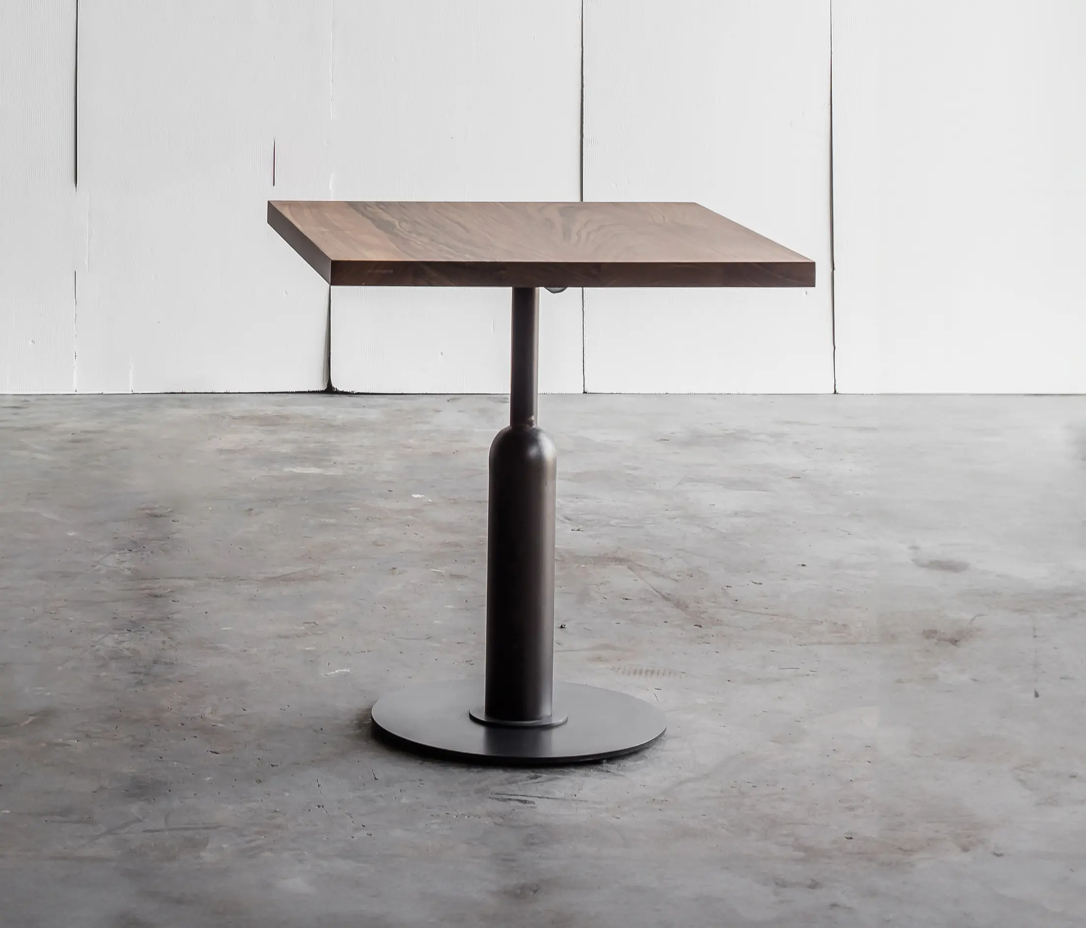 Heerenhuis - Apollo Table