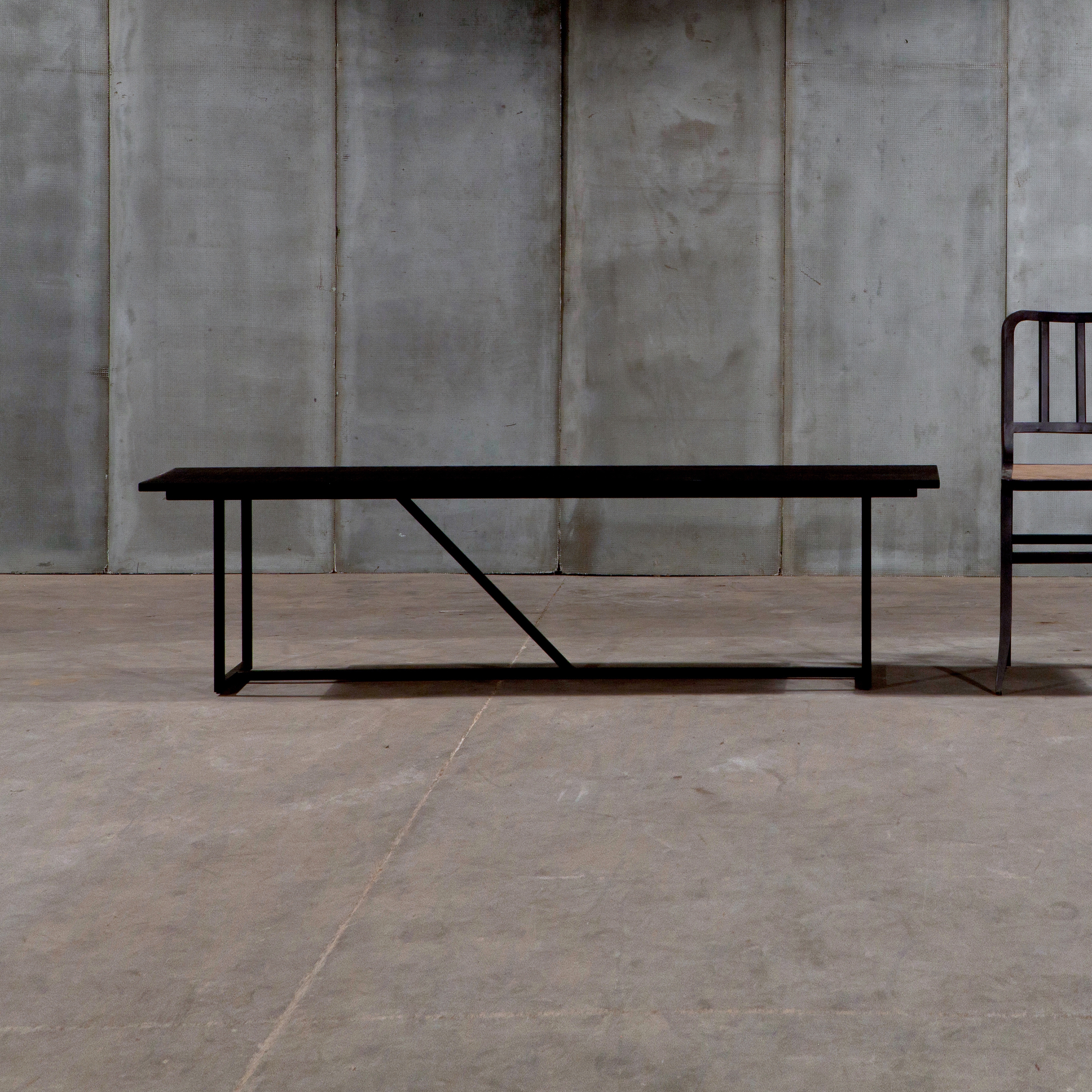 Display product Mesa Nero Bench from manufacturer Heerenhuis