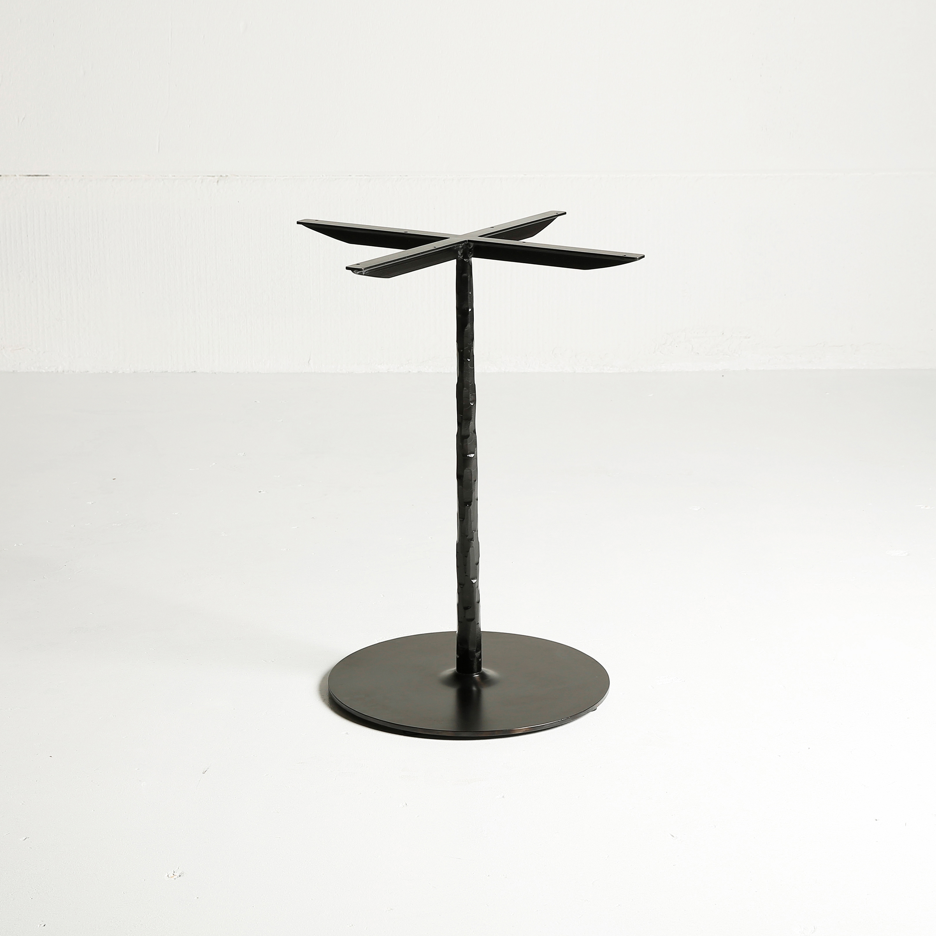 Display product Spike Table from manufacturer Heerenhuis