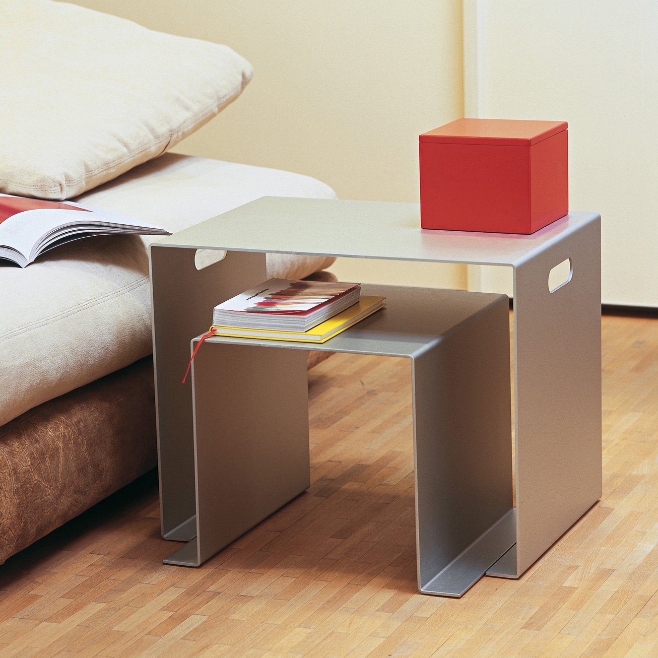 Mostrar el producto Alu Like Beistand set of 2 tables del fabricante jankurtz