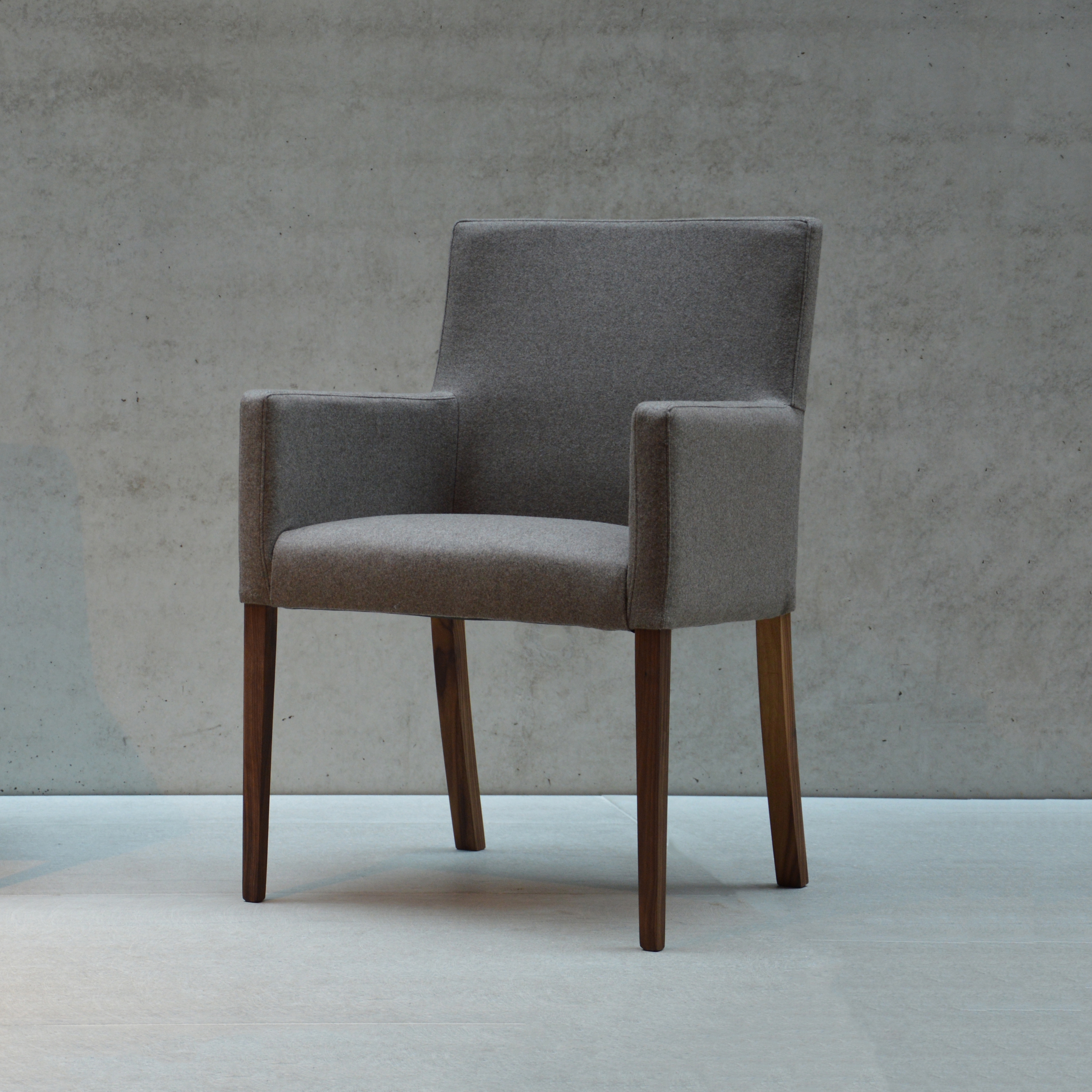 Display product Augus armchair from manufacturer jankurtz