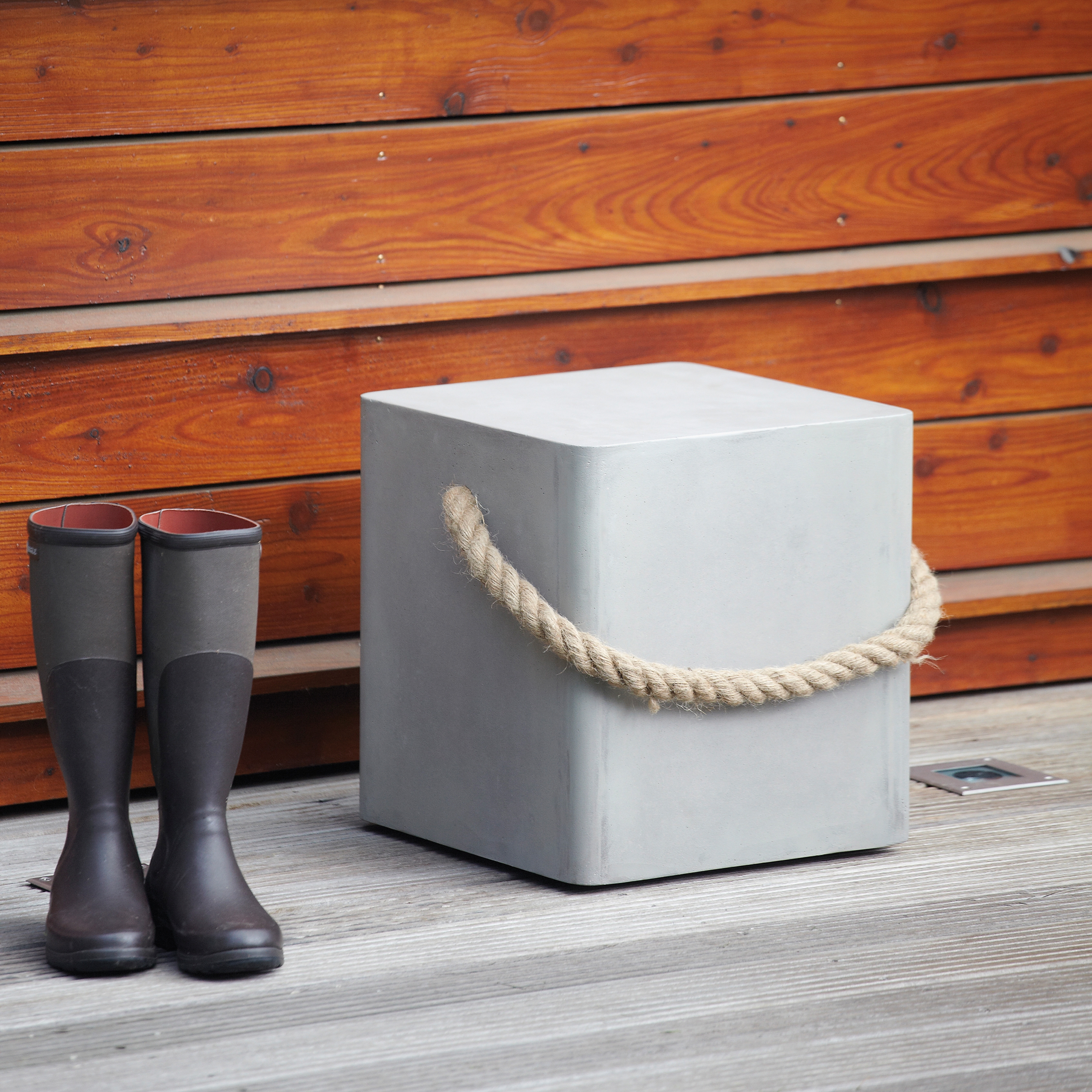 Display product Beton Rope stool / side table from manufacturer jankurtz