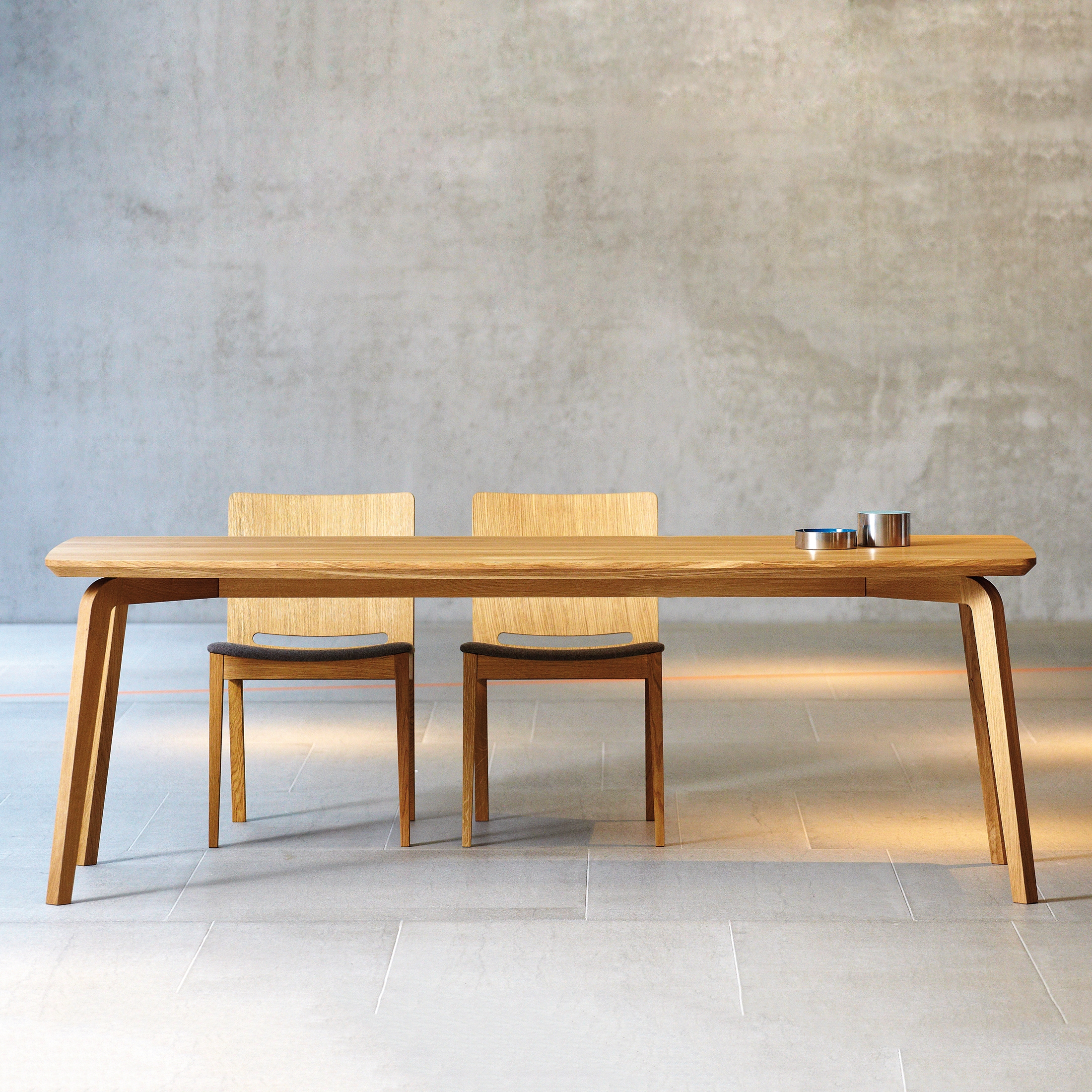 Display product Dweller table from manufacturer jankurtz