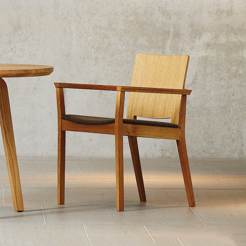 Display product Dweller Kelley armchair from manufacturer jankurtz