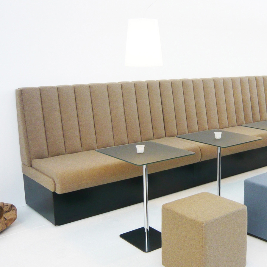 Display product Hiltona bench from manufacturer jankurtz