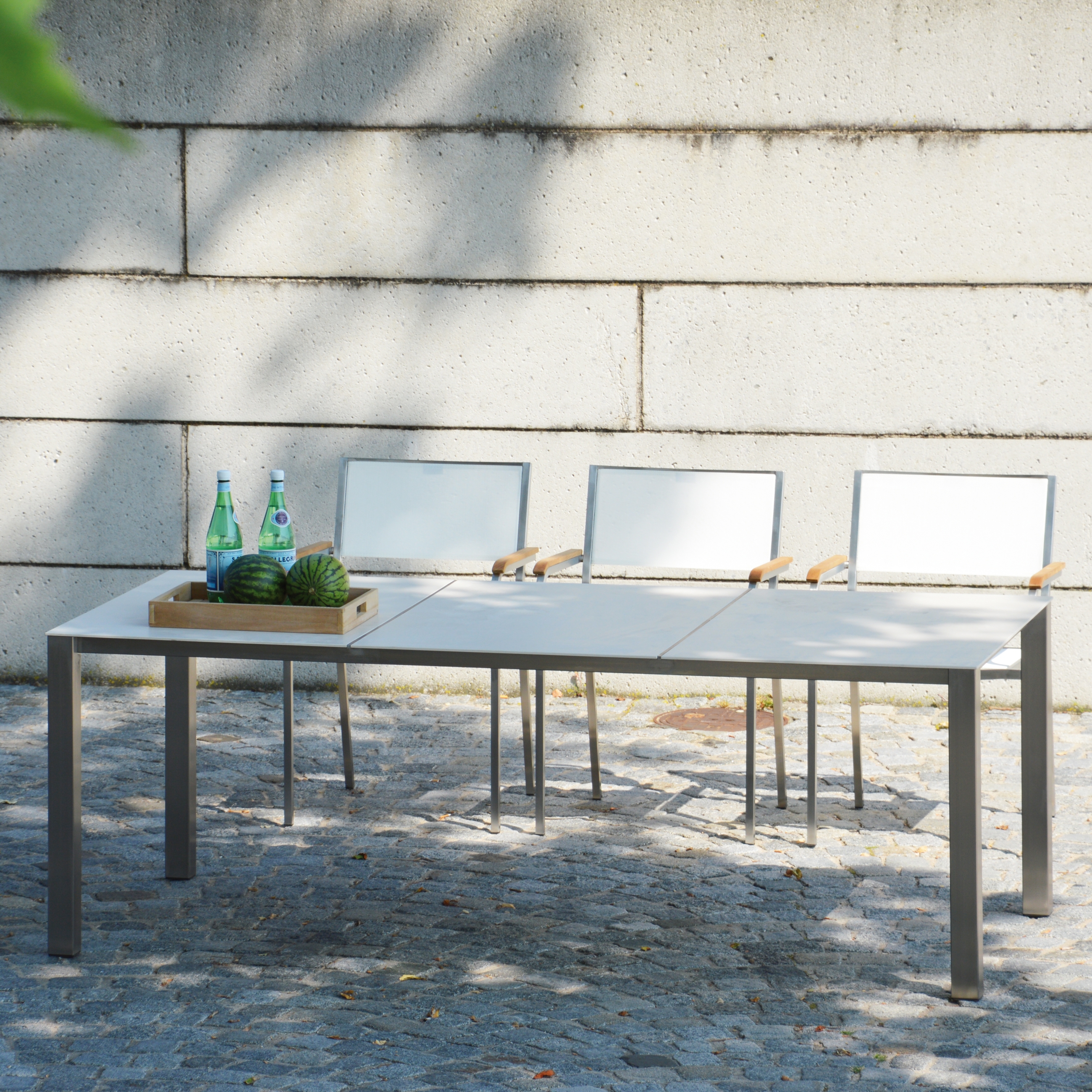 Display product Lux Base table from manufacturer jankurtz