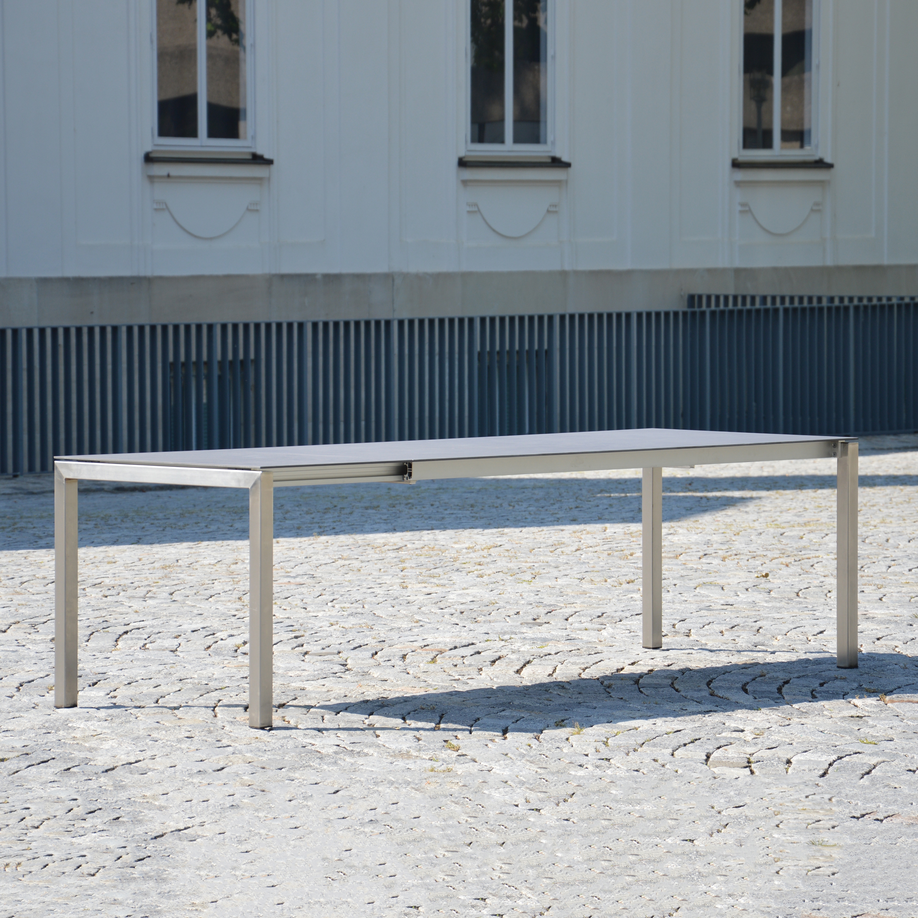 Display product Lux Excell table from manufacturer jankurtz