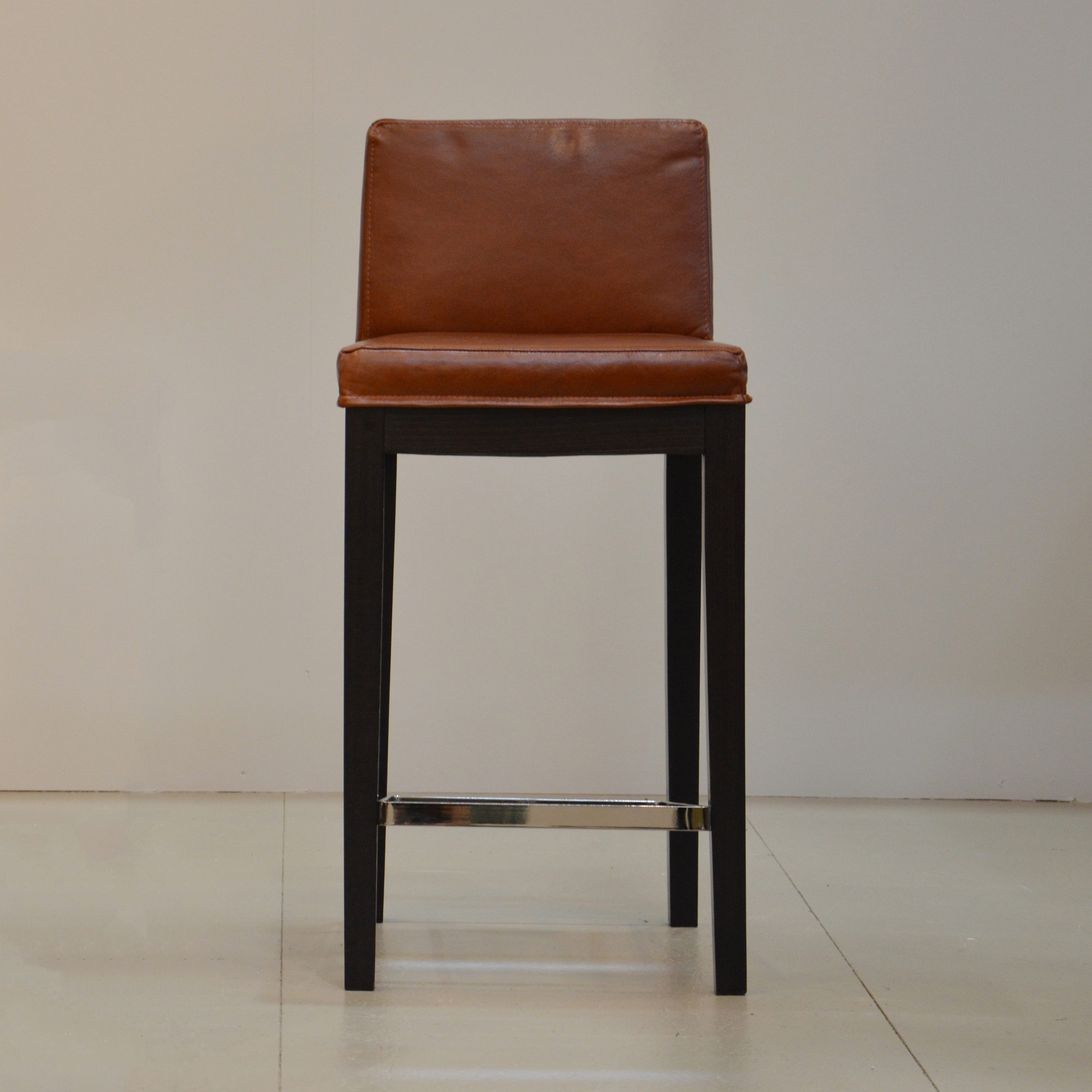 Display product Philadelphia 80 bar stool from manufacturer jankurtz