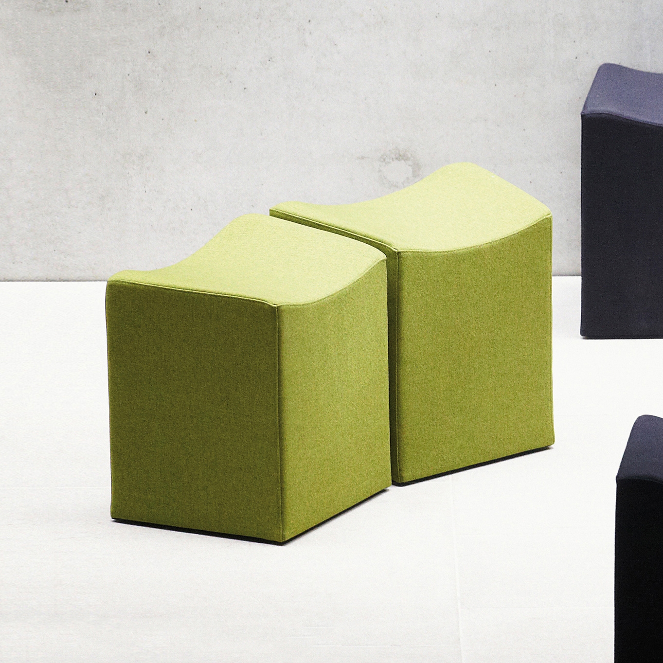 Display product Snake pouf from manufacturer jankurtz