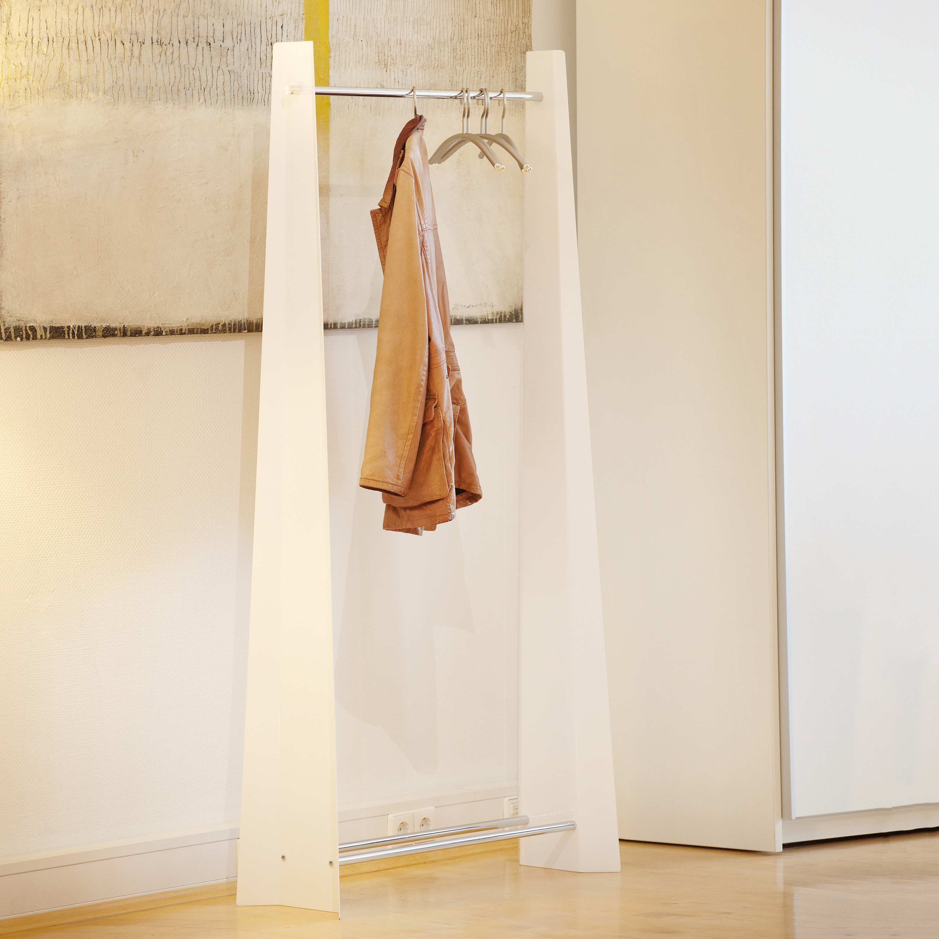 Display product Swing M coat stand from manufacturer jankurtz