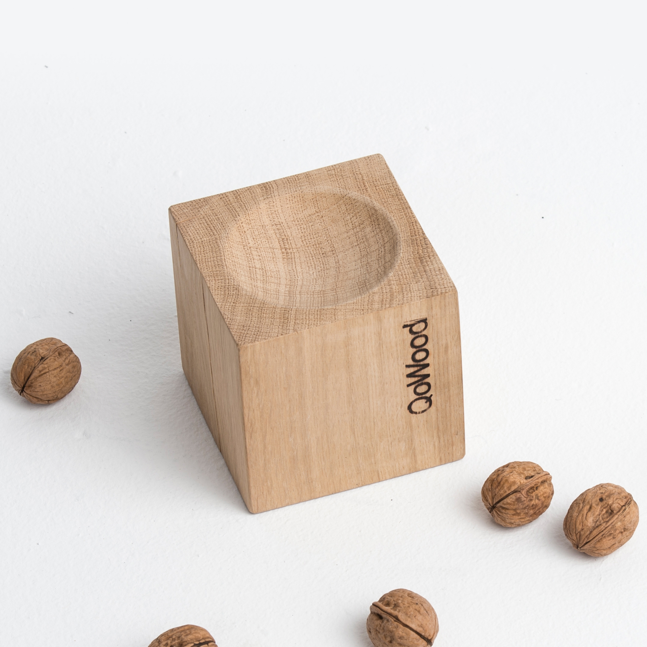 Mostrar el producto Bam Nutcracker del fabricante QoWood