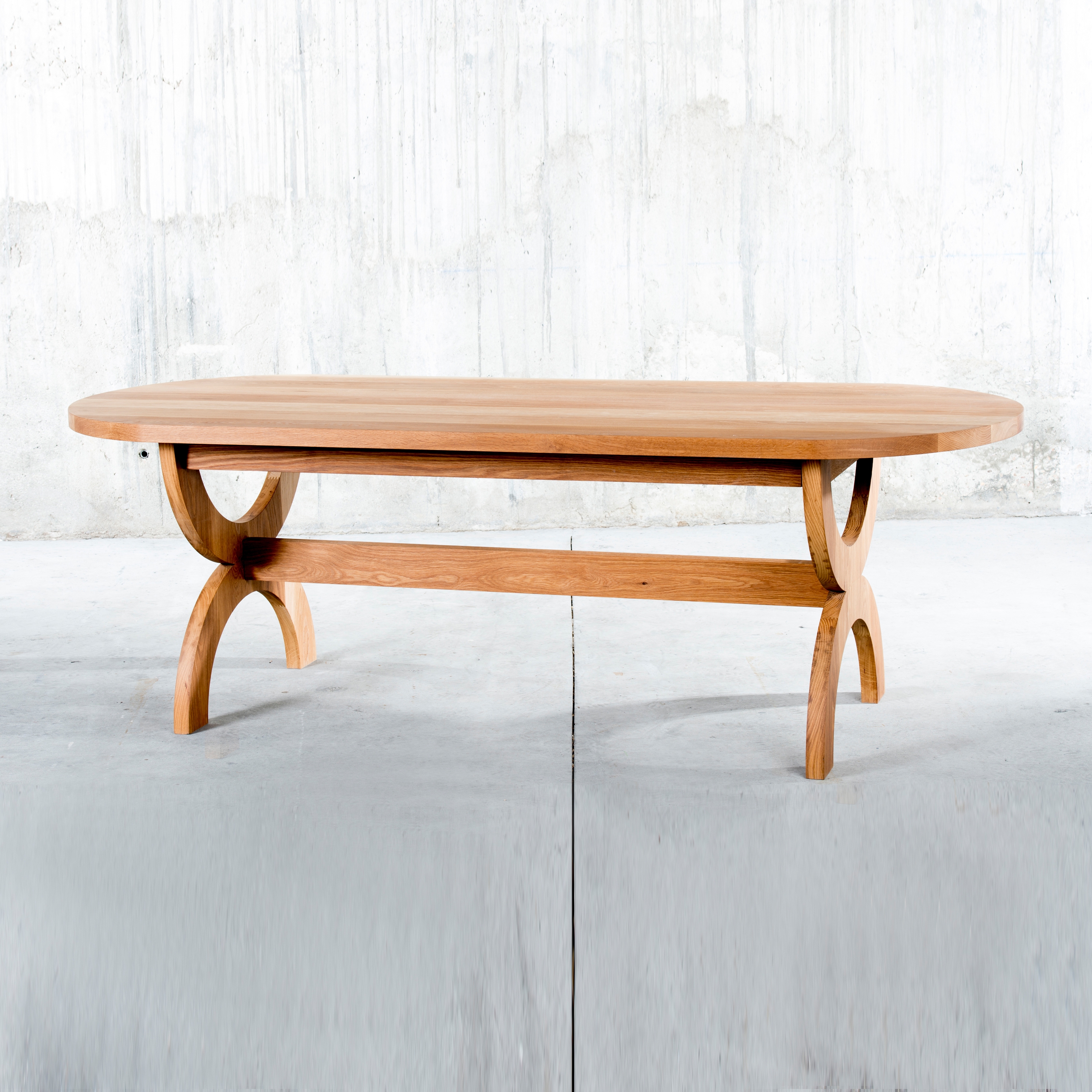 Afficher le produit Loop Table du fabricant QoWood