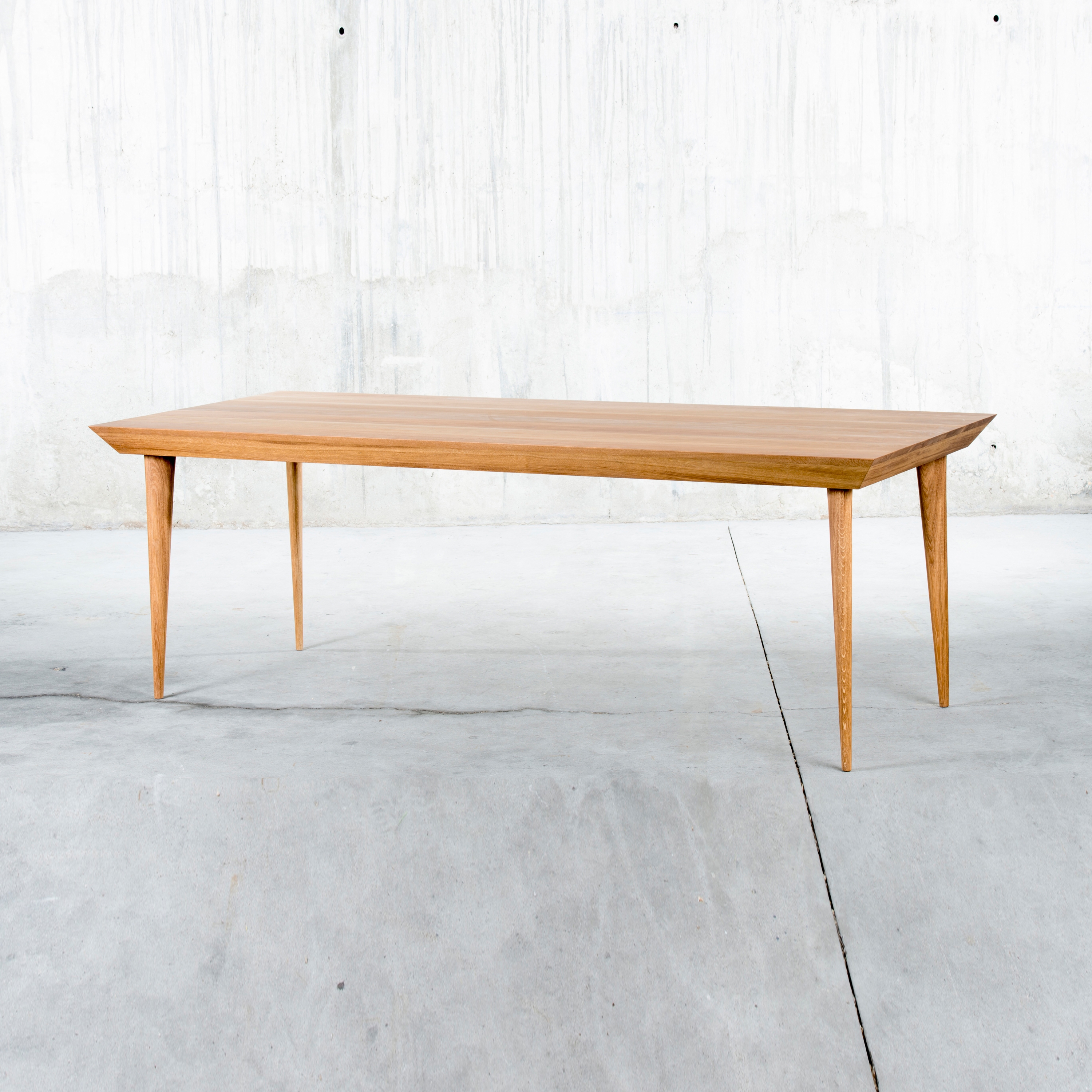 Afficher le produit Malaqa Table 1 du fabricant QoWood