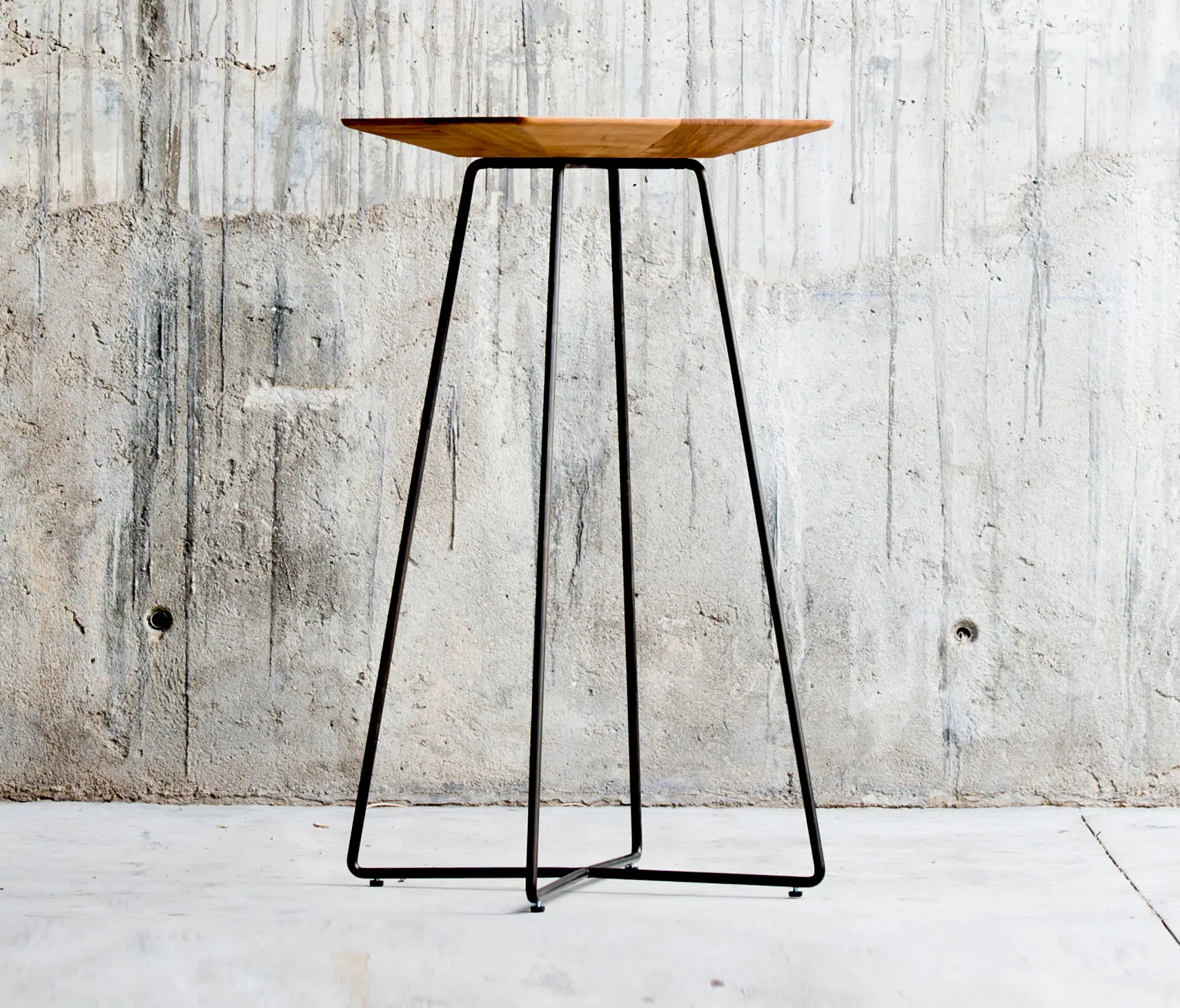 QoWood - Nube High Table