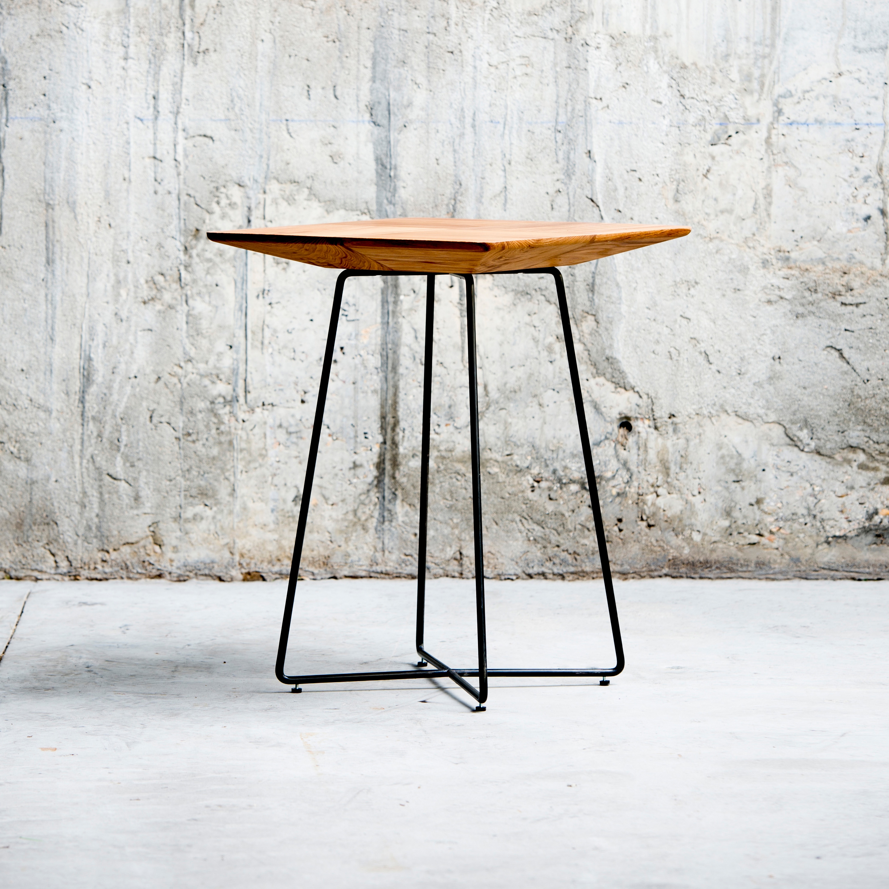 Afficher le produit Nube Low Table du fabricant QoWood