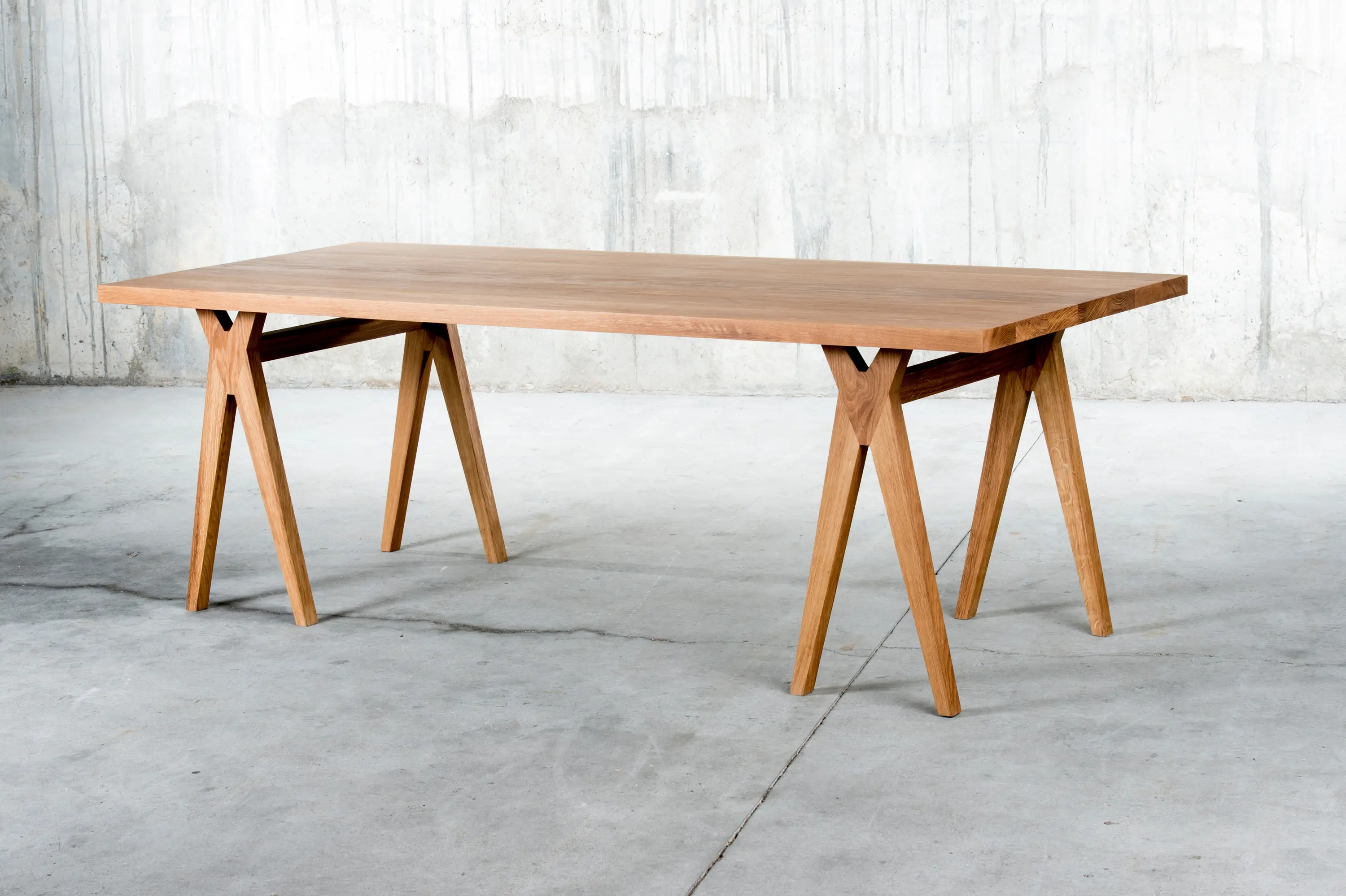 QoWood - Yoy Table