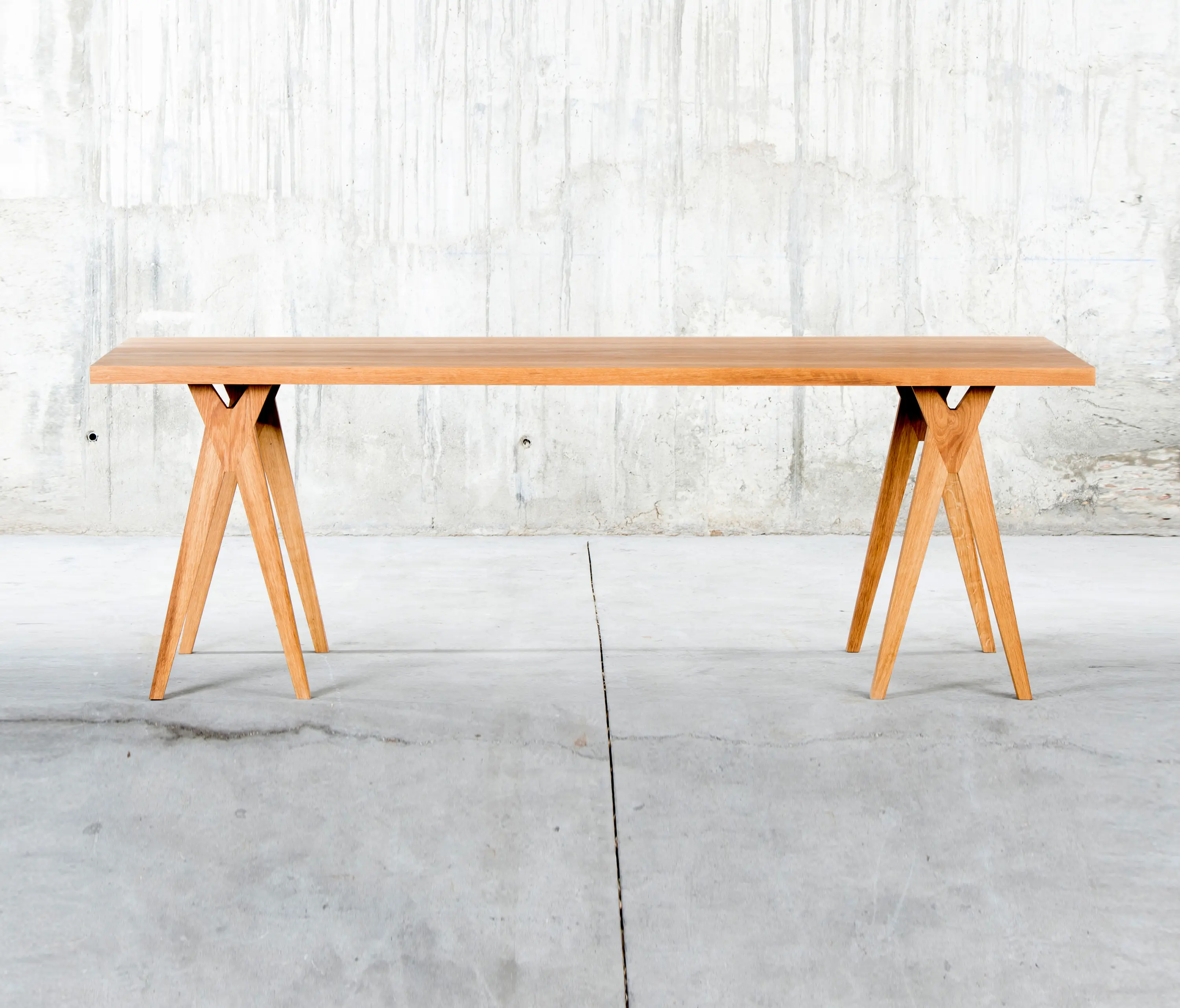 QoWood - Yoy Table