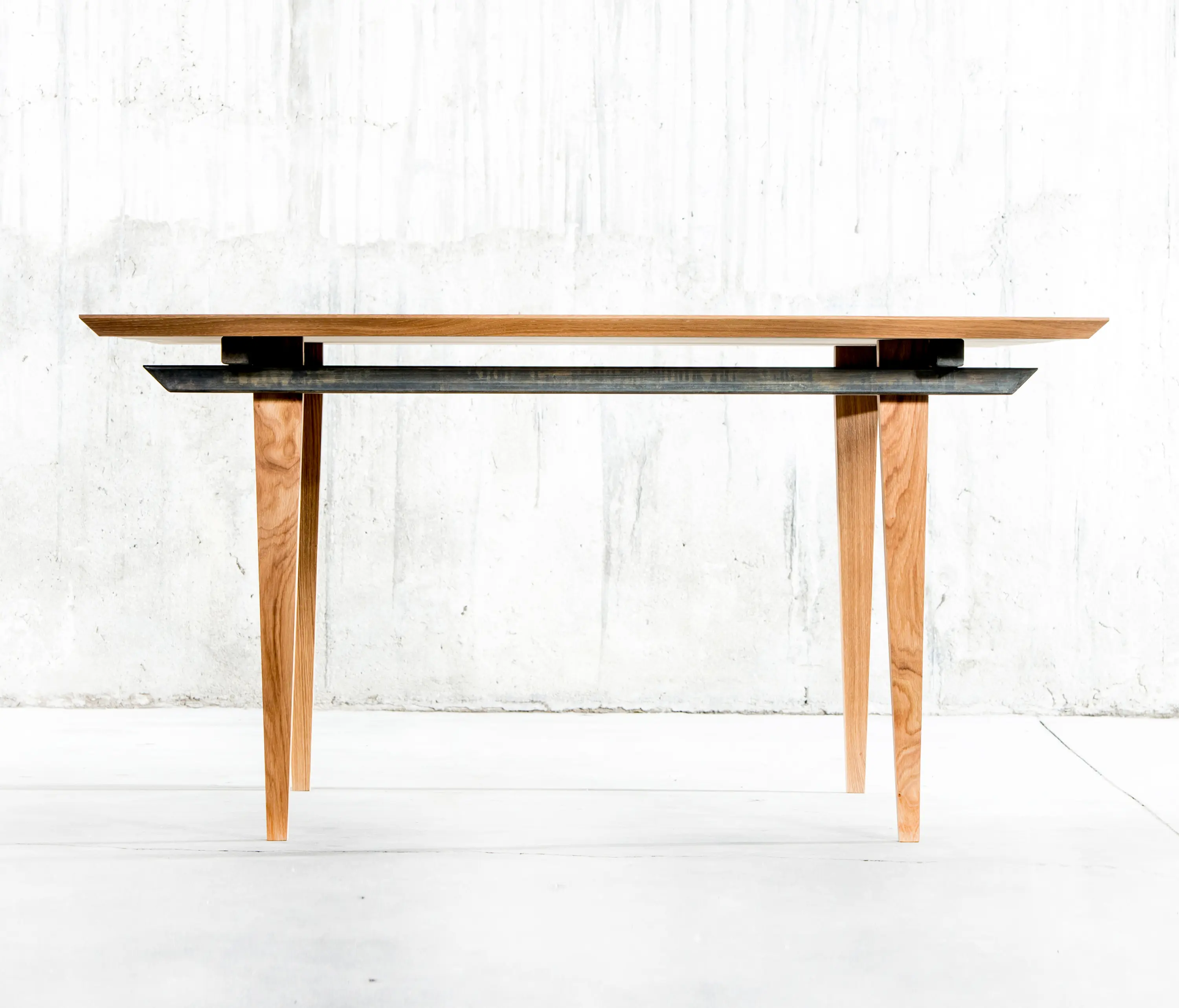 QoWood - Indo Table