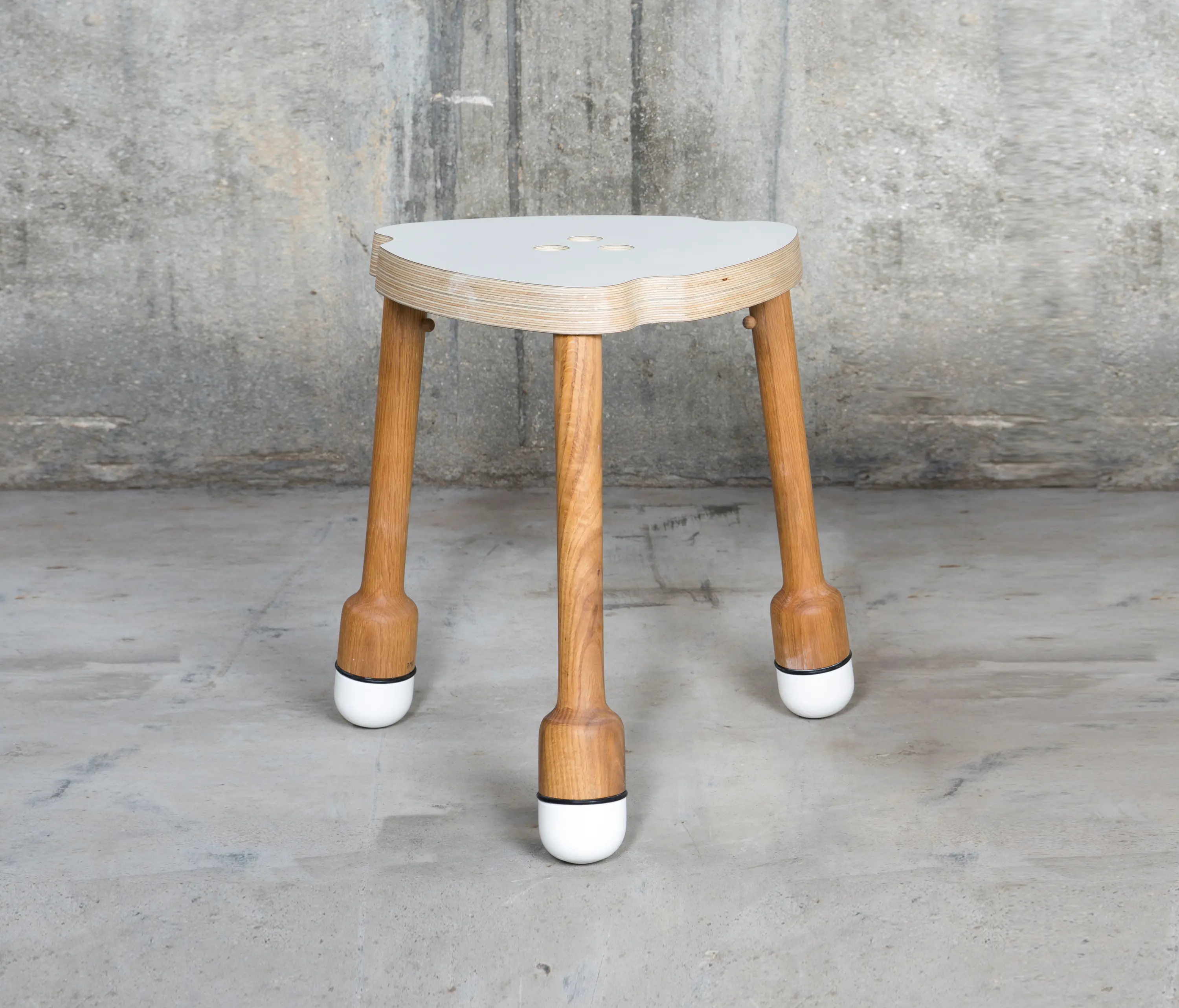 QoWood - Crick Stool