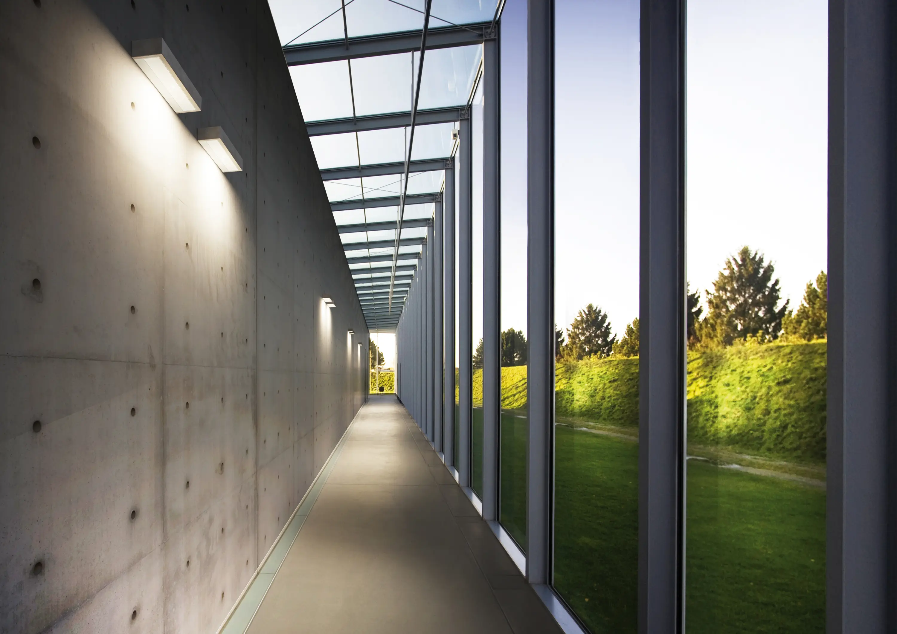 Simes - Concrete wall
