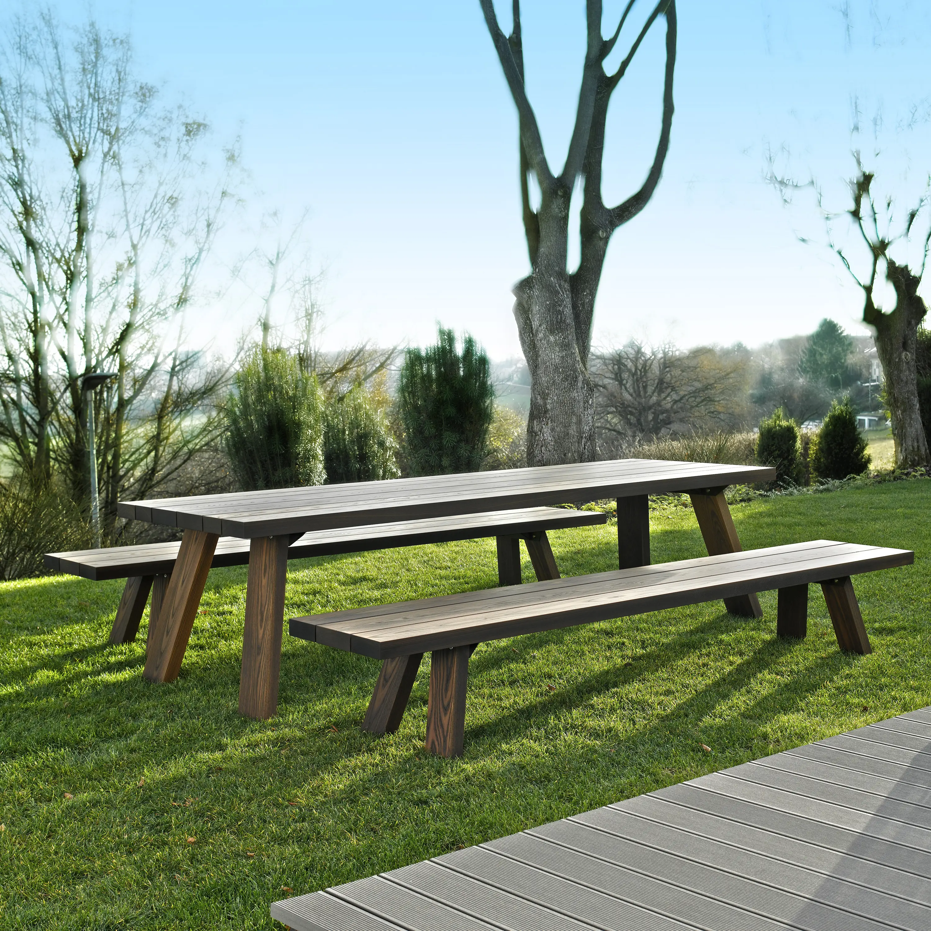OCQ - BBQube DINE | Table