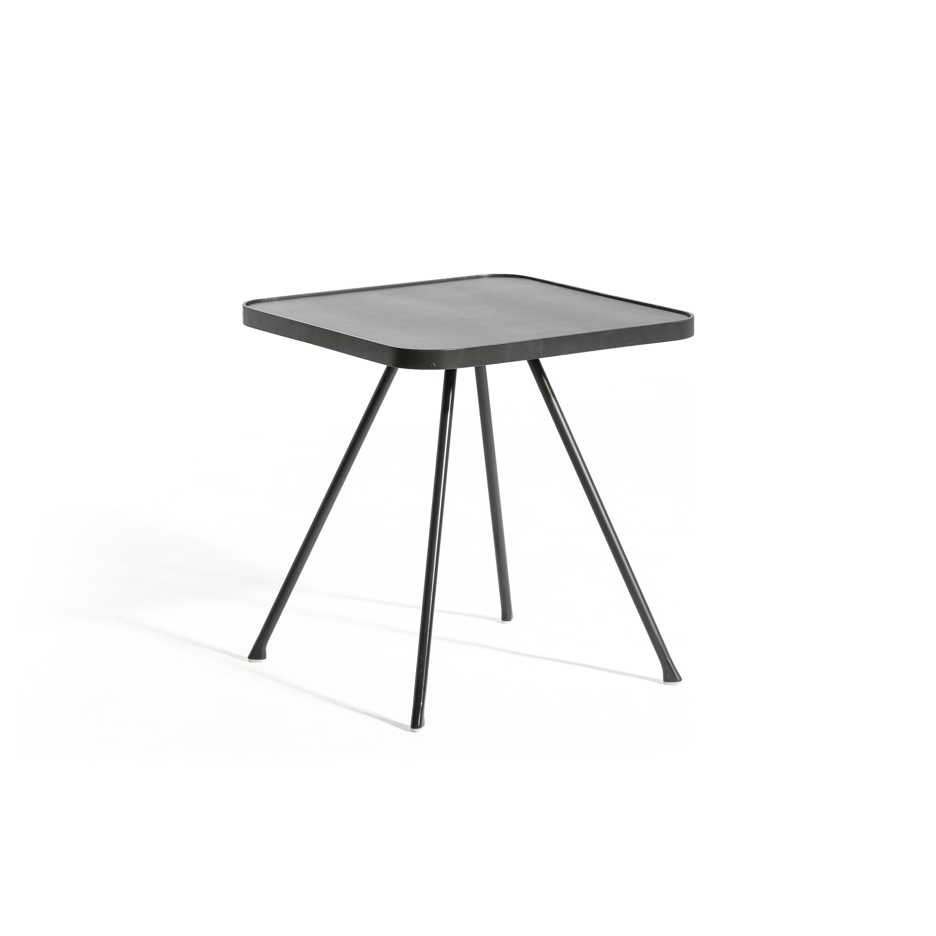 Mostra il prodotto Attol Aluminum Side Table del produttore Oasiq