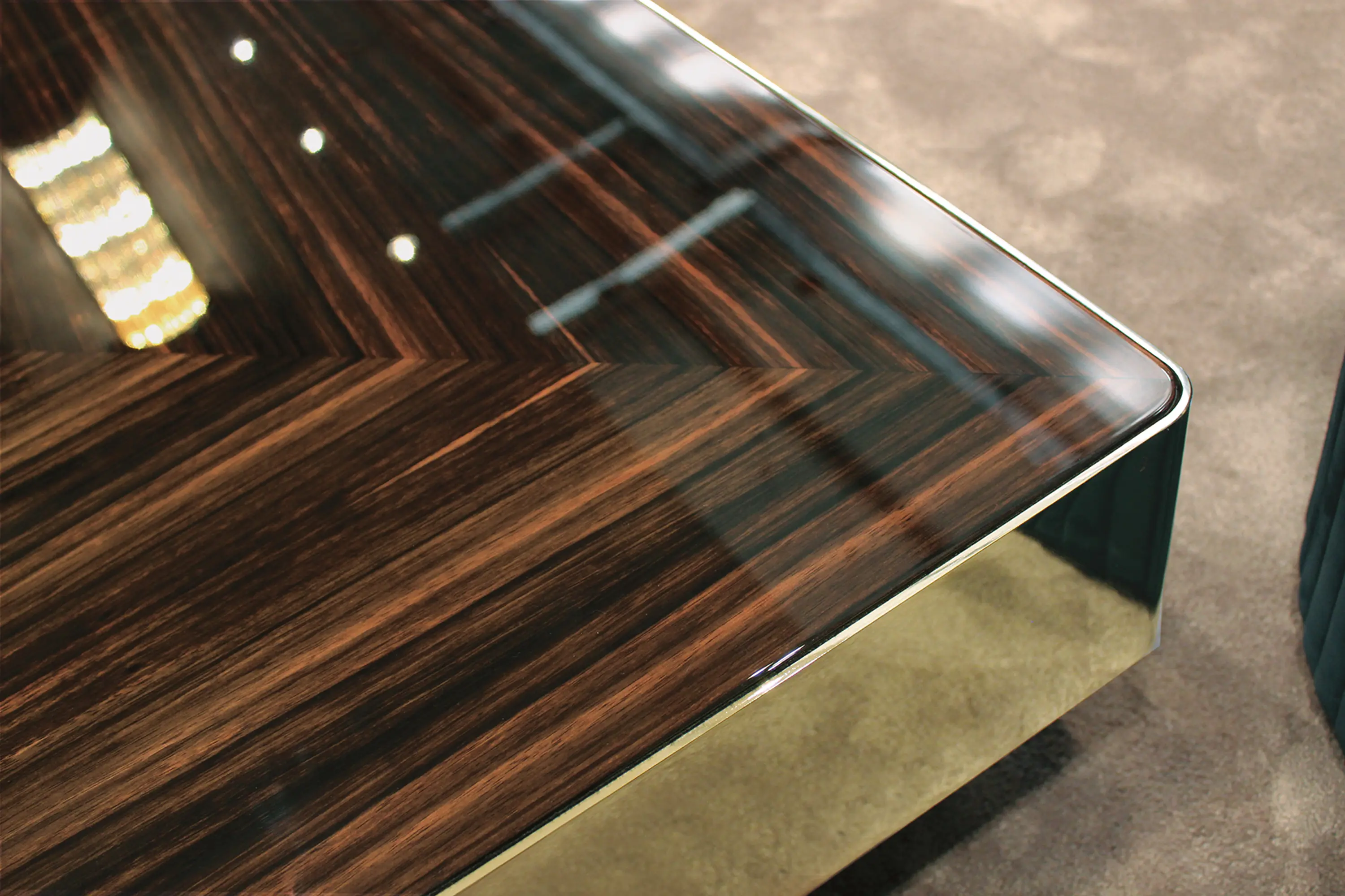 Longhi S.p.a. - Lord Table