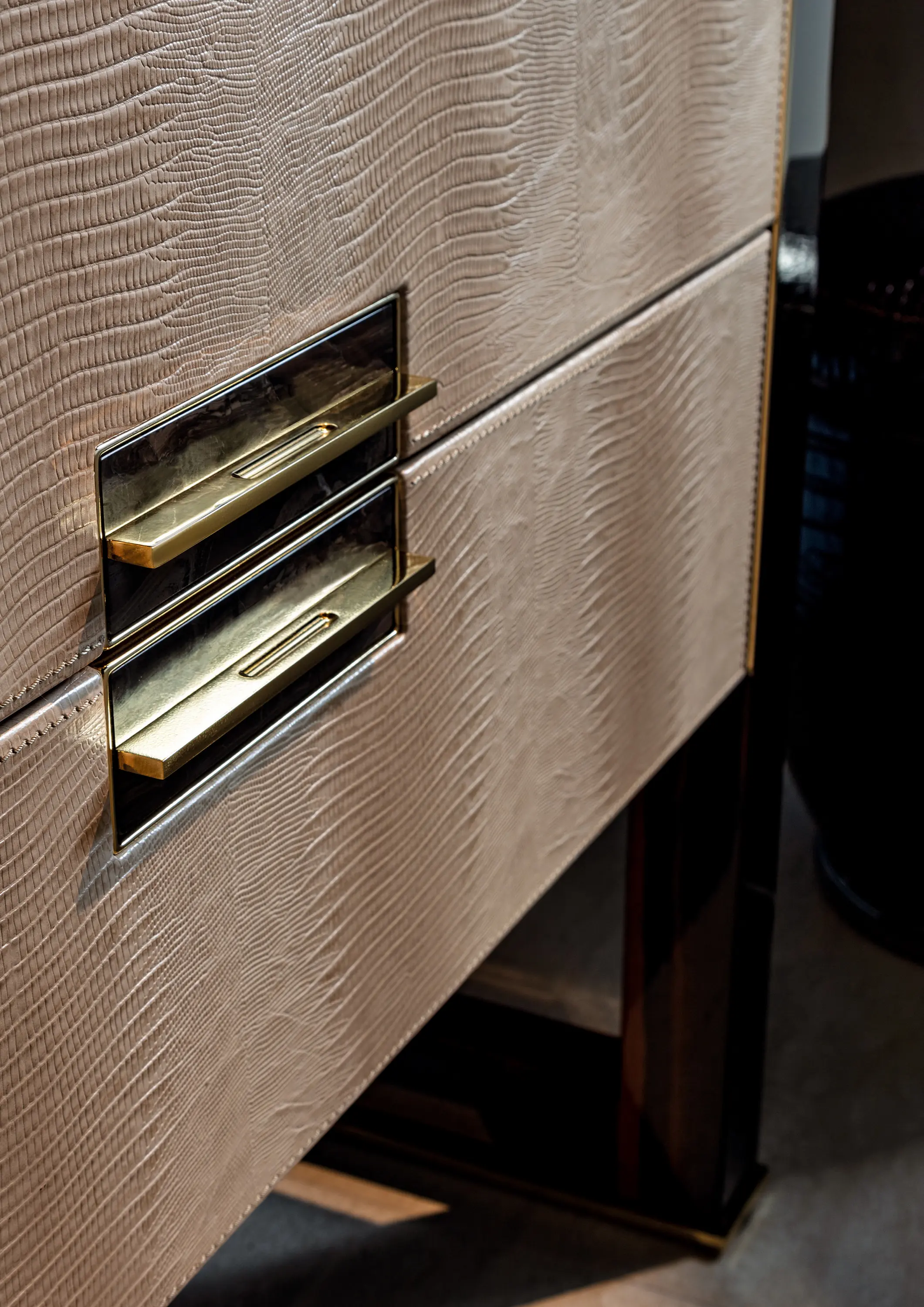 Longhi S.p.a. - Orwell make-up