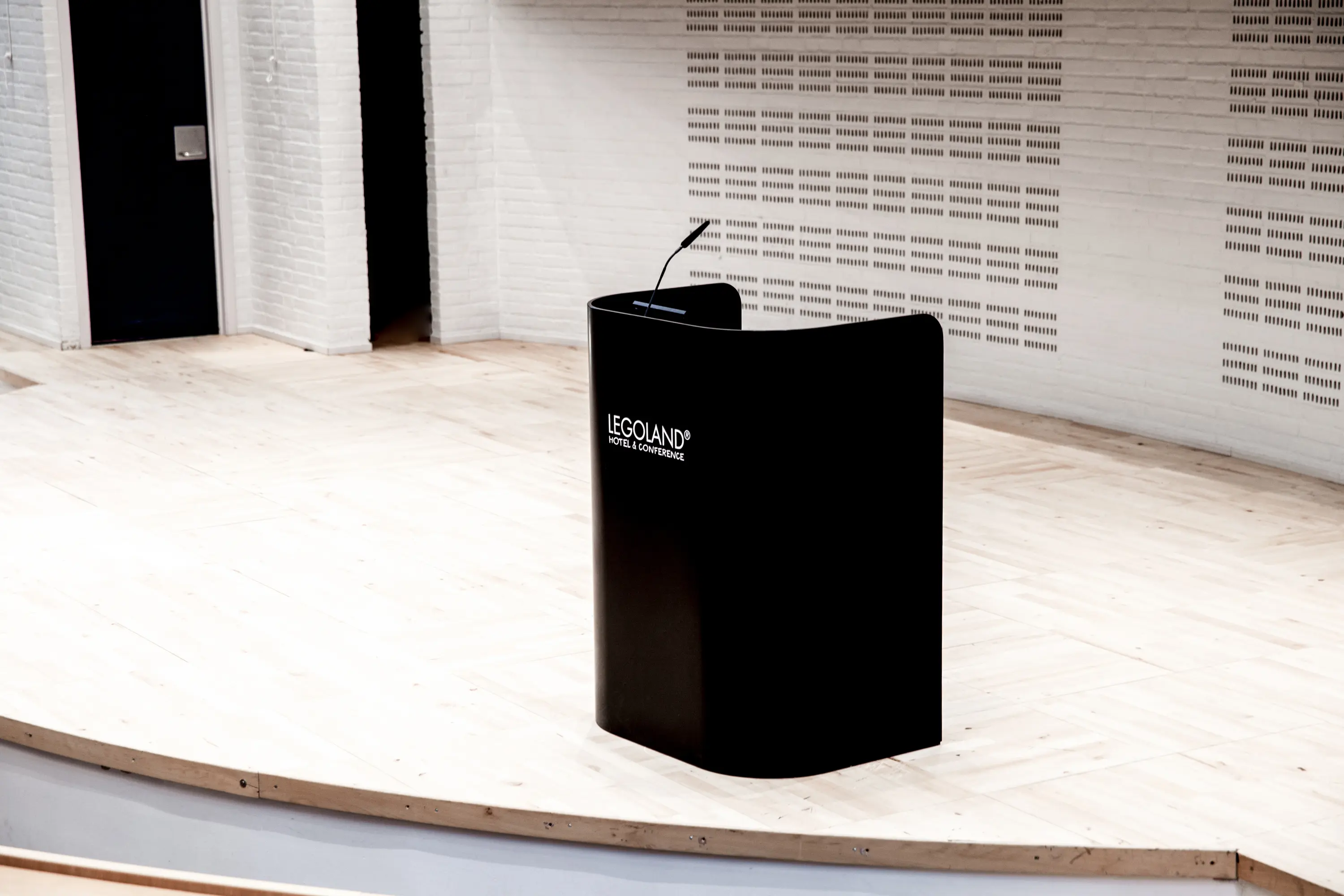 Grape - Grape Lectern 2 in Corian®