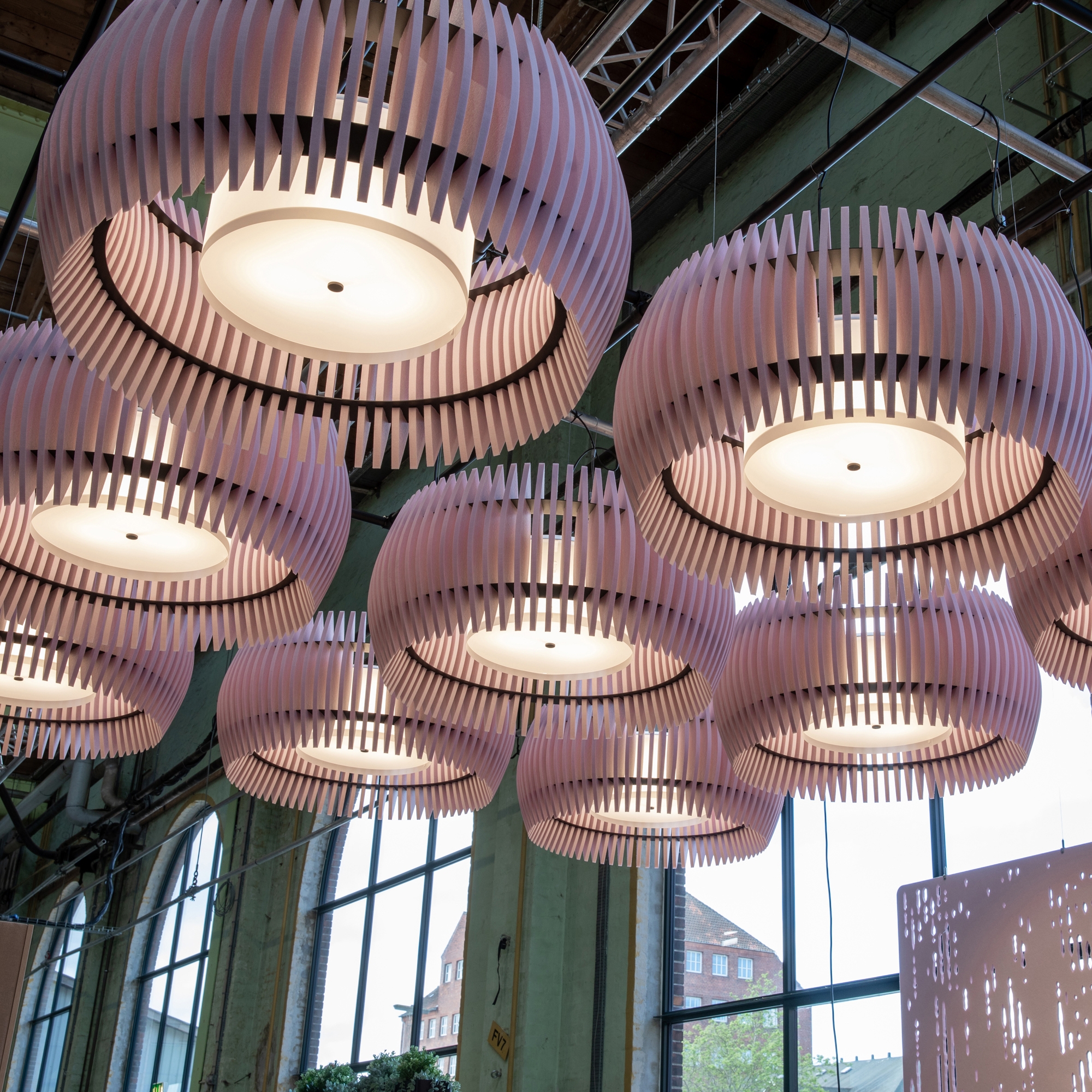 Mostrar el producto Grape 12 Acoustic Pendant del fabricante Grape