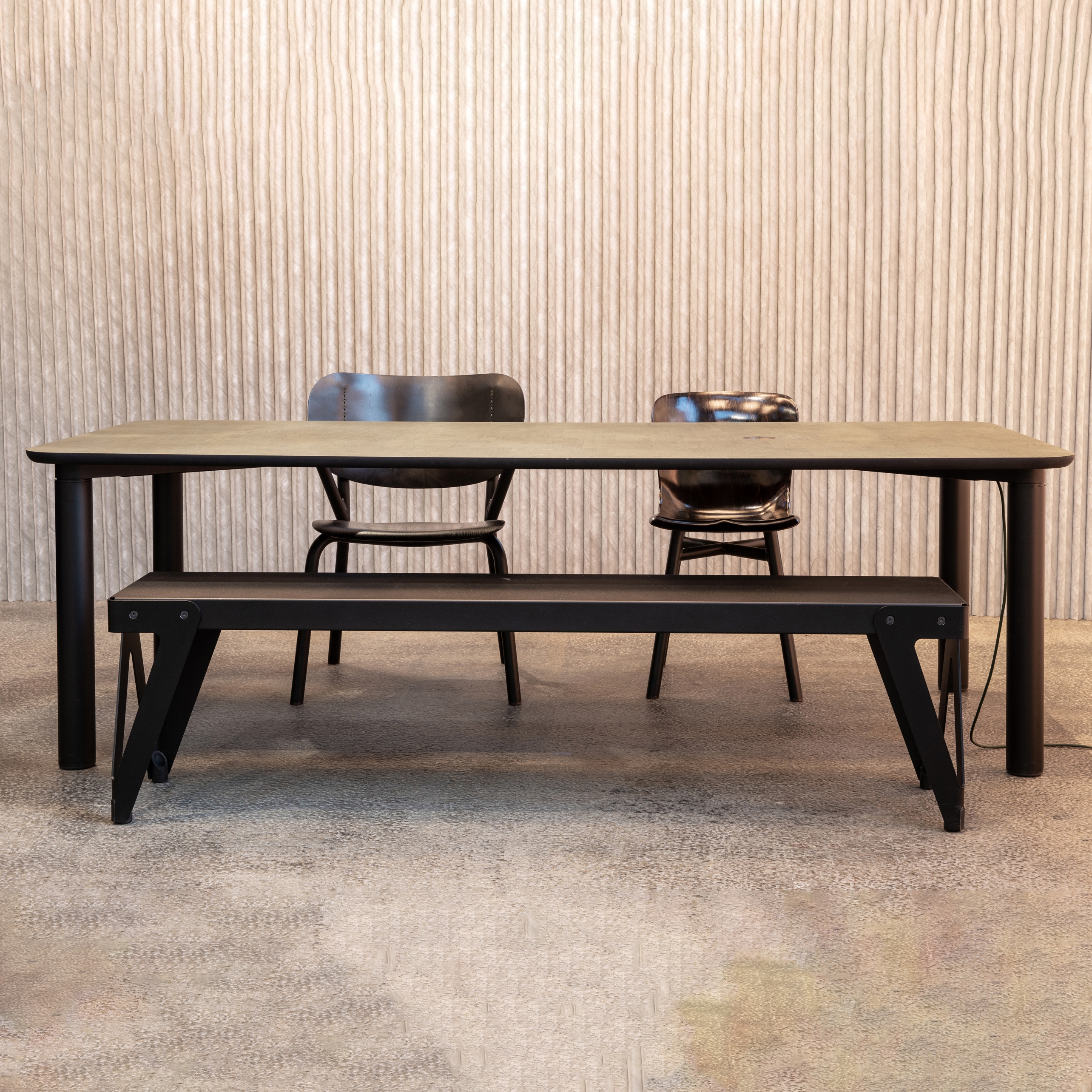 Grape Dining Elevated Table for Dining and Meeting