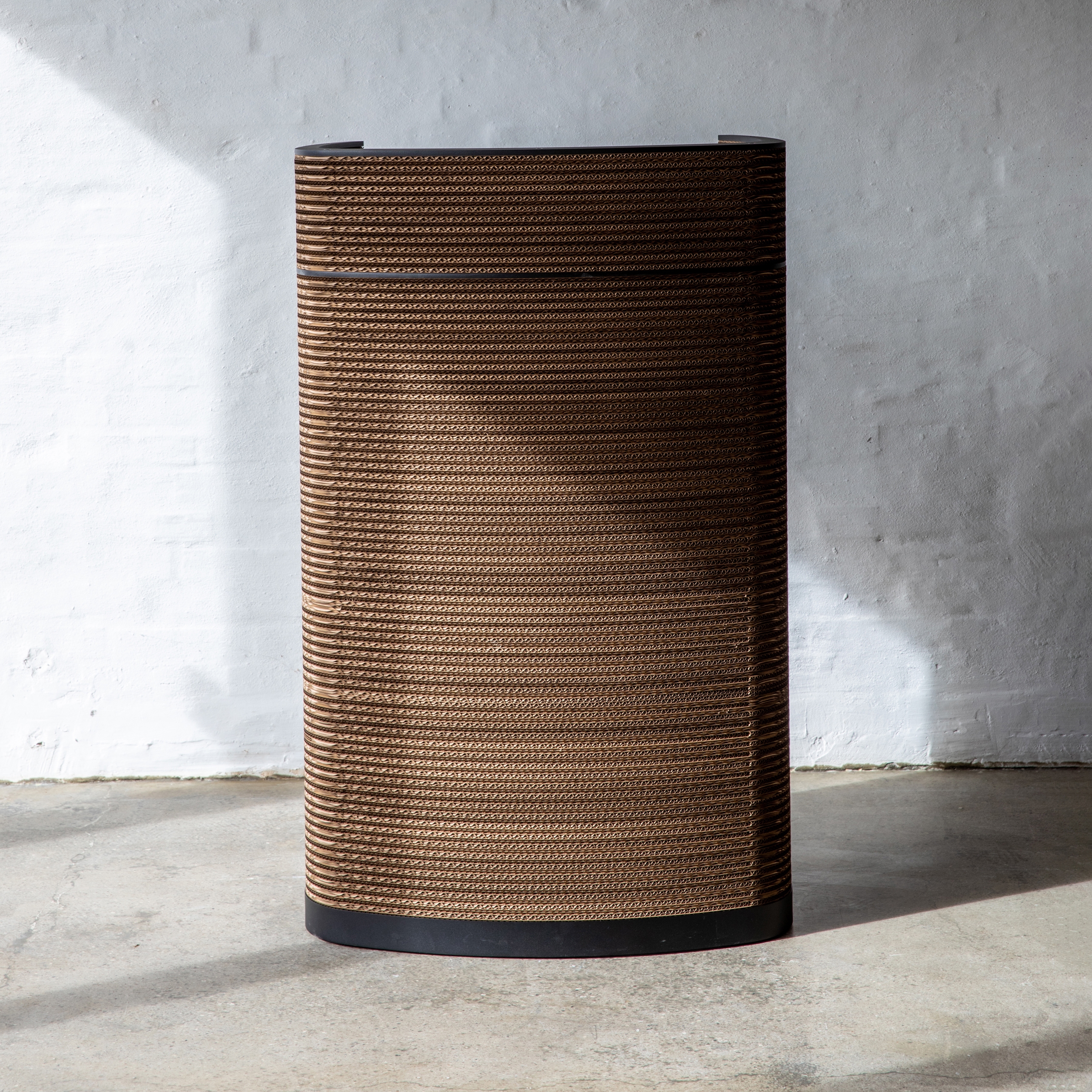 Mostra il prodotto Grape Lectern 1 in Corrugated Cardboard del produttore Grape
