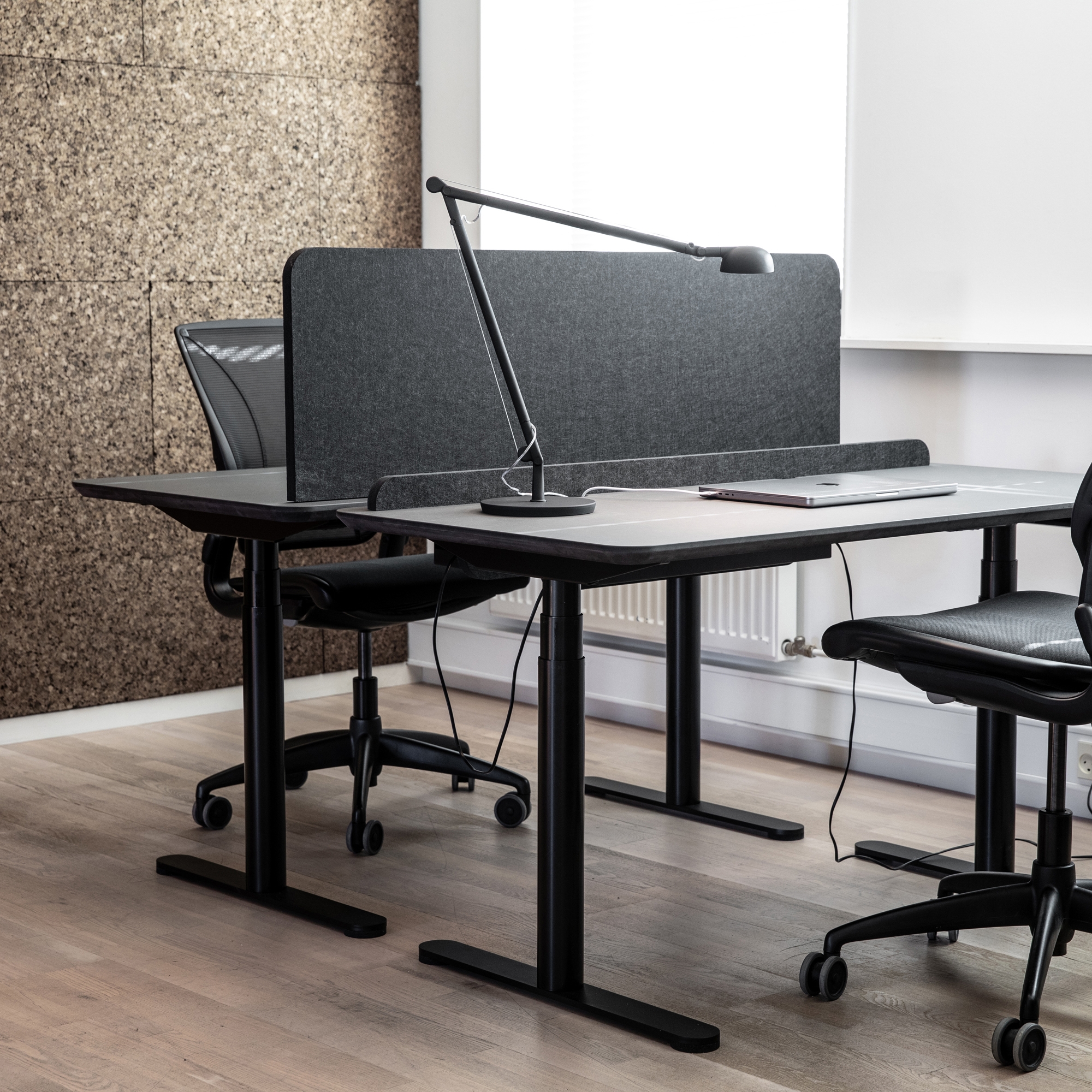 Produkt Grape Desk Elevated Work Station des Herstellers Grape anzeigen