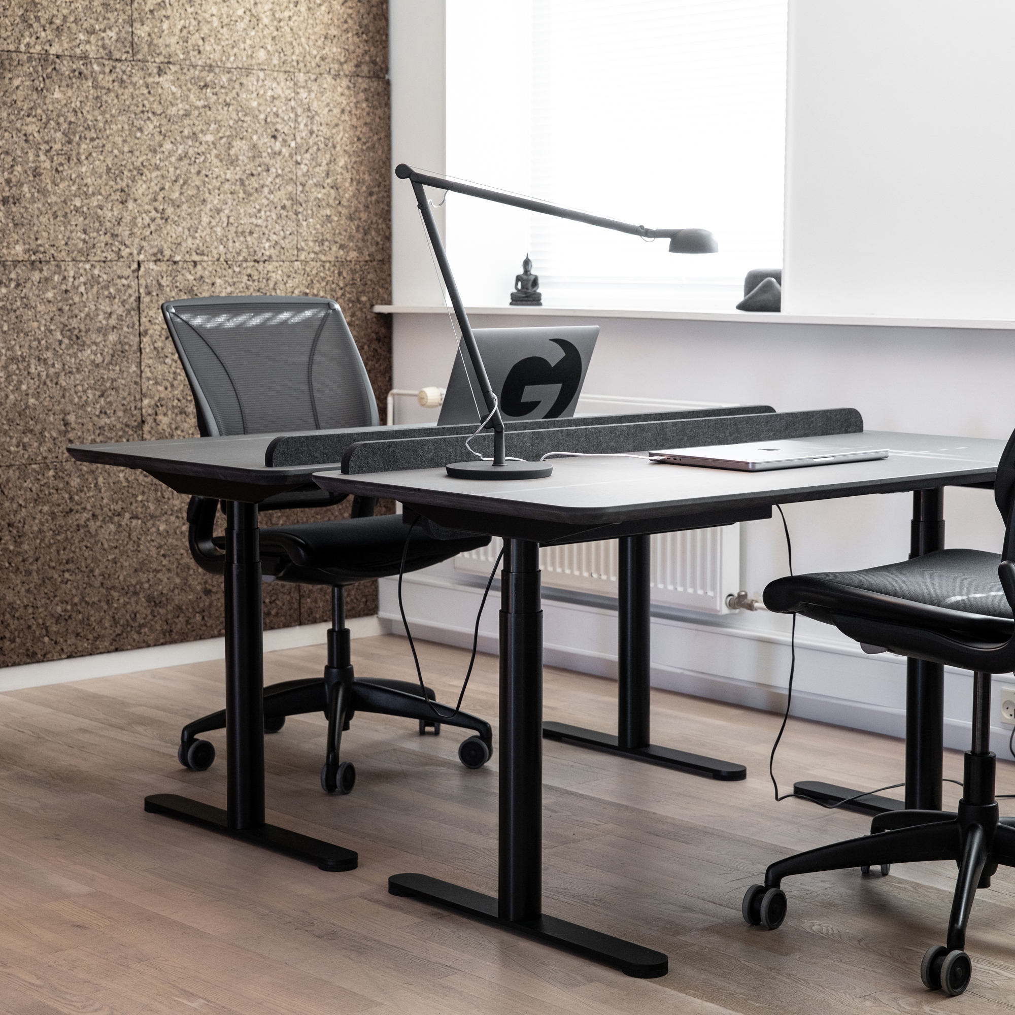 Produkt Grape Desk Elevated Work Station des Herstellers Grape anzeigen