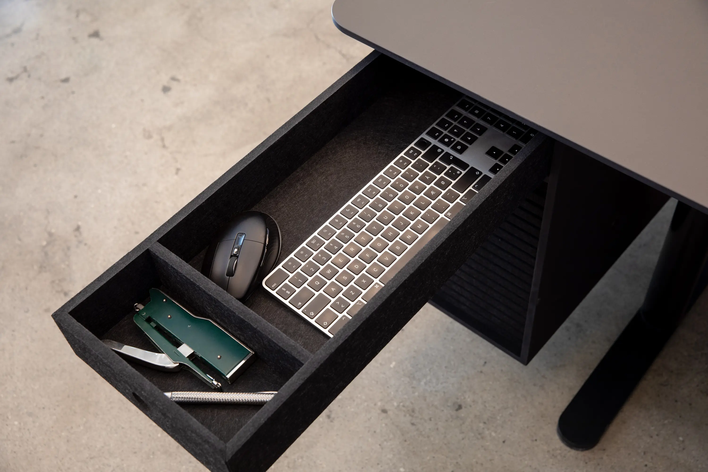 Grape - Grape Desk Elevated Work Station